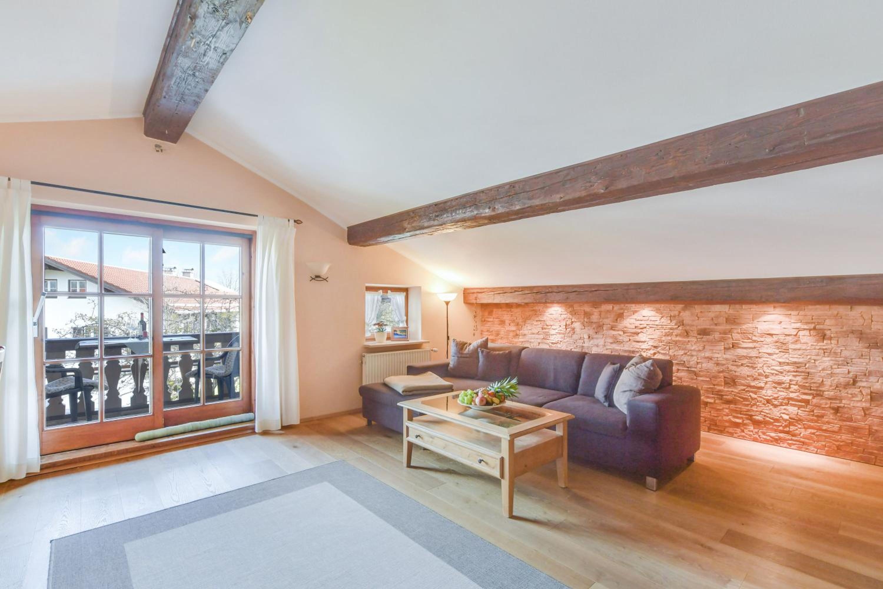 Three-Bedroom Premium Apartment with Balcony photo 1