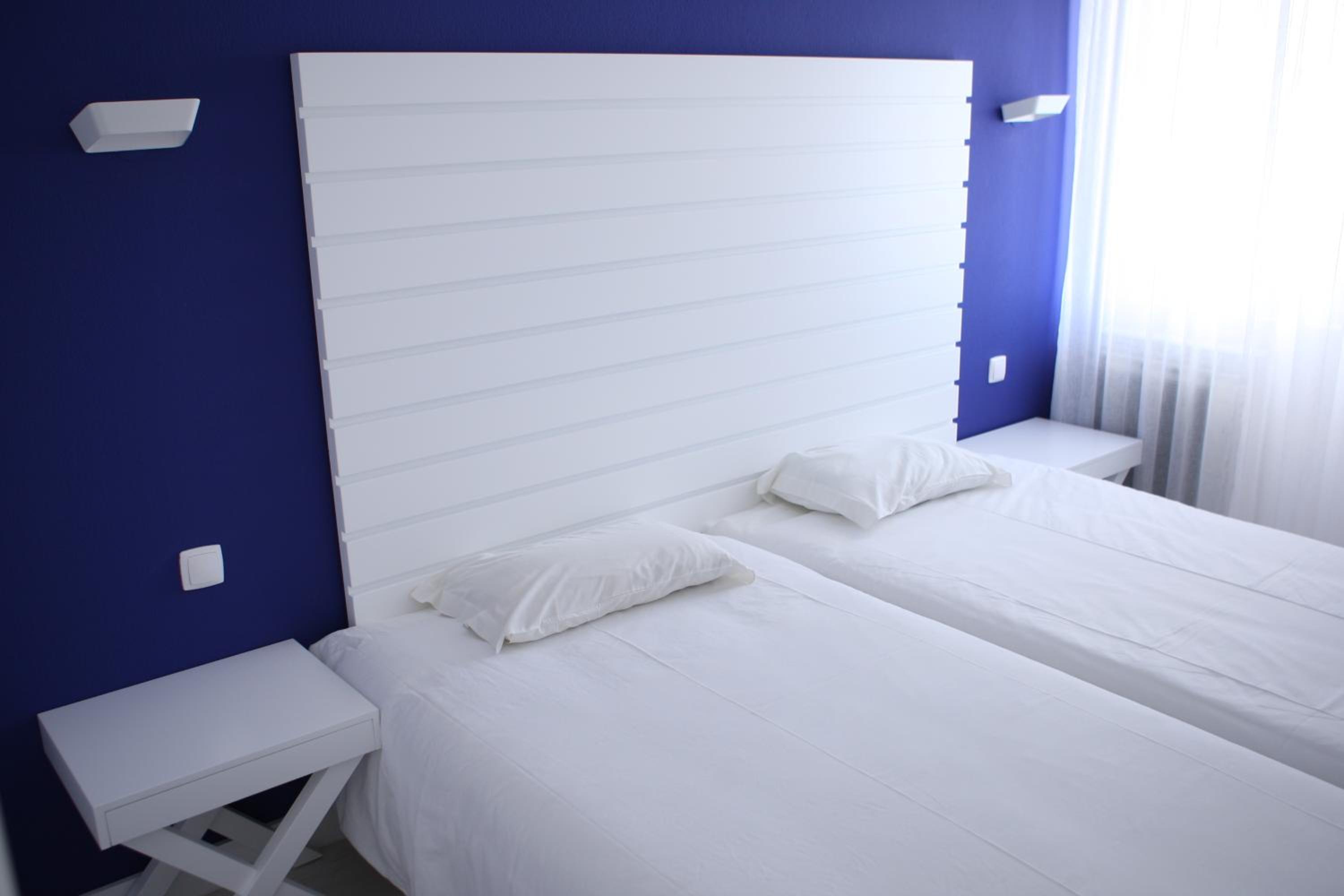 One-Bedroom Apartment with Pool View - Photo 4