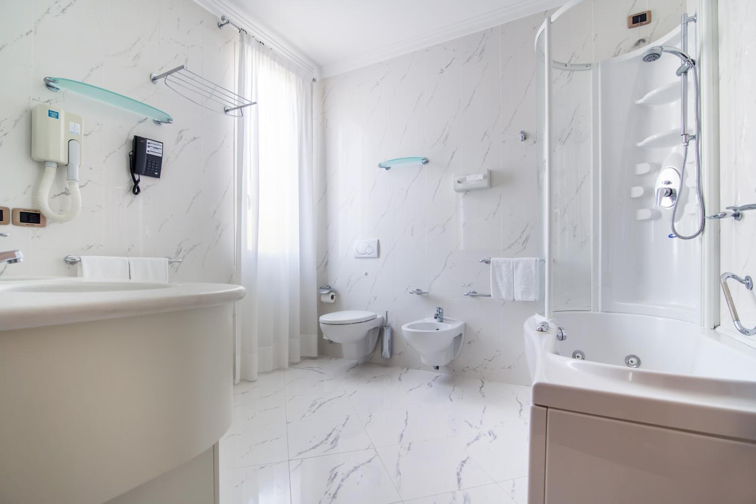 Superior Double or Twin Room with Sea View - Photo 4