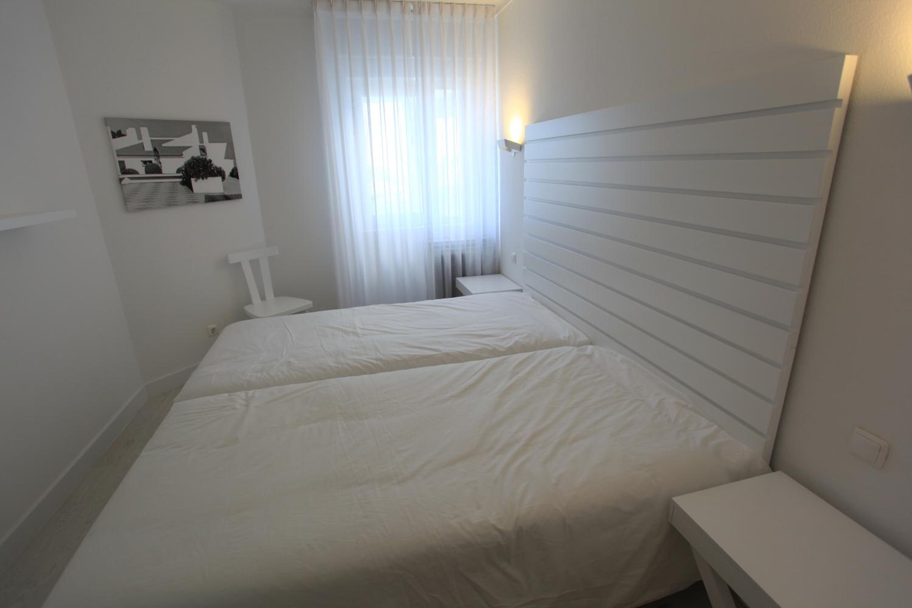 One-Bedroom Apartment with Sea View - Photo 6