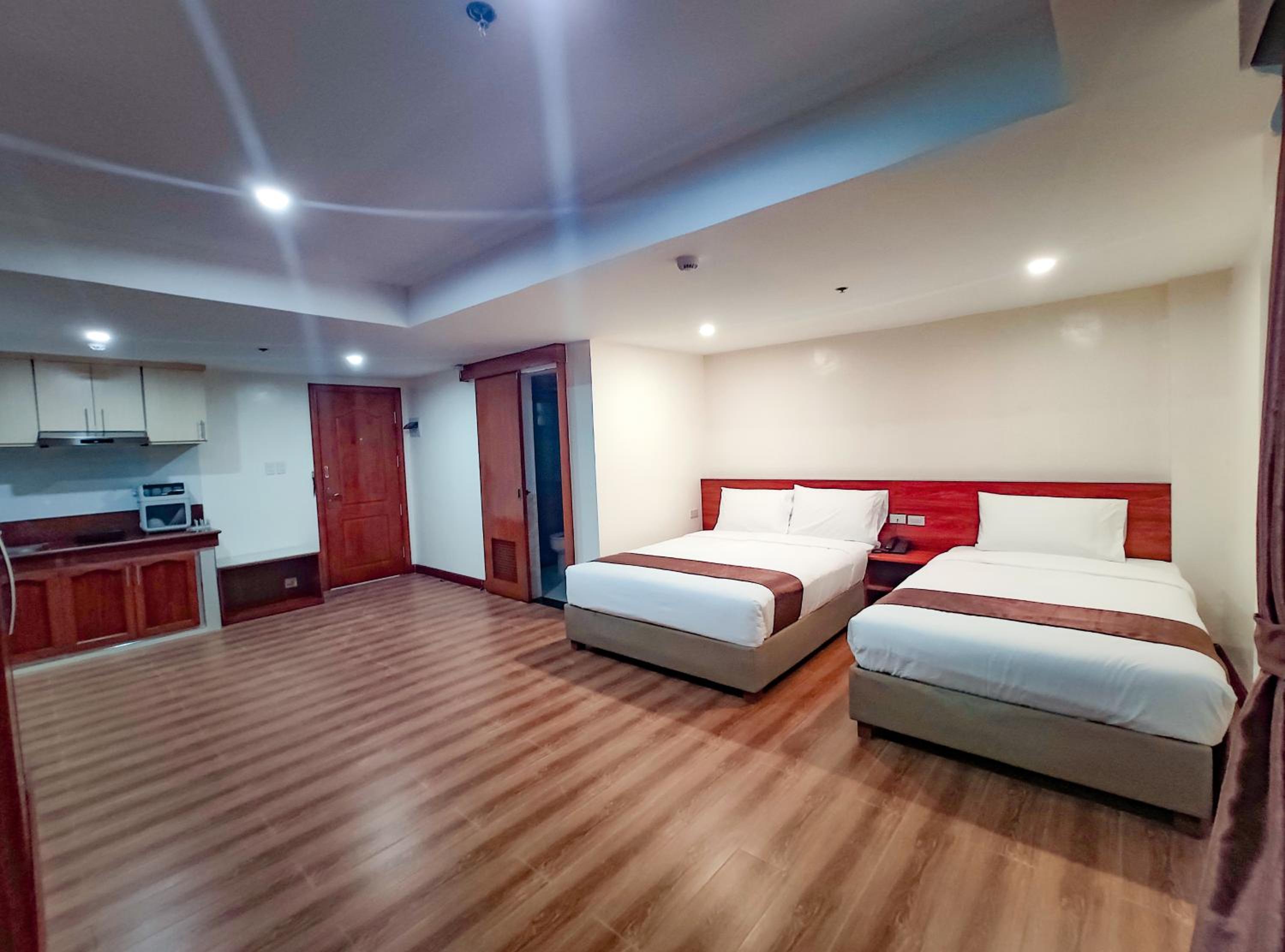 Classic Triple Room - Photo 10