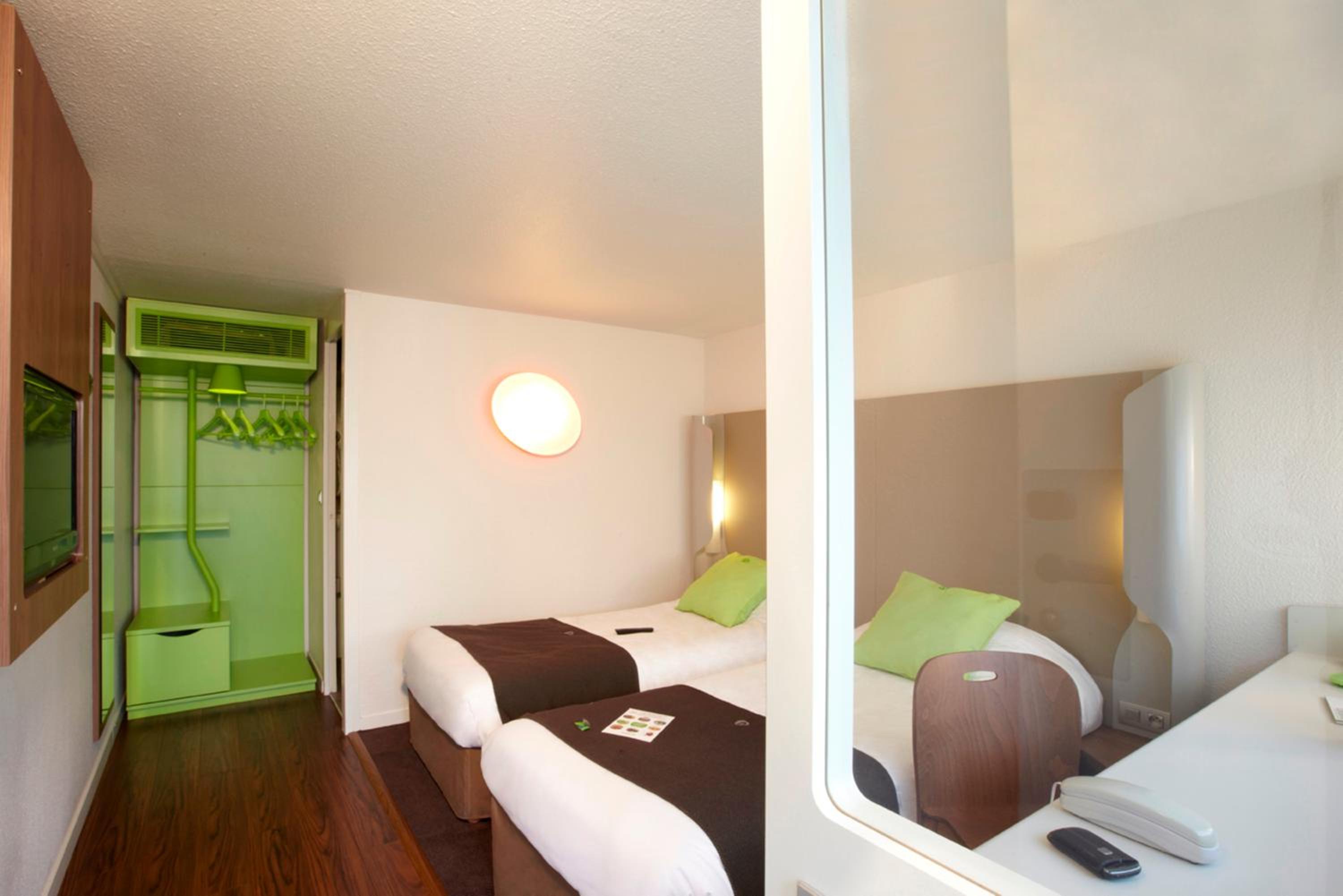 Standard Twin Room - Photo 4