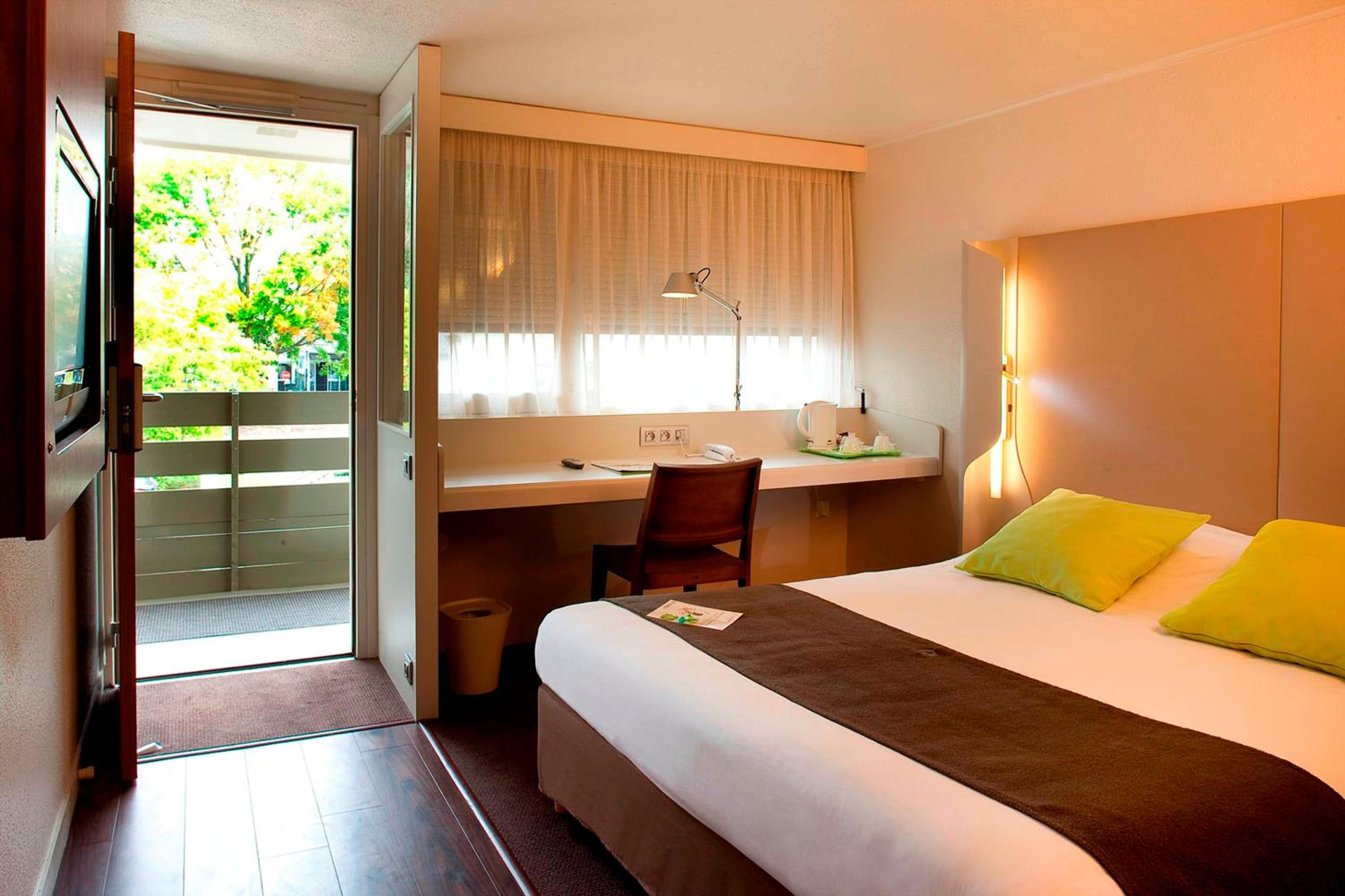 Standard Double Room - Photo 7