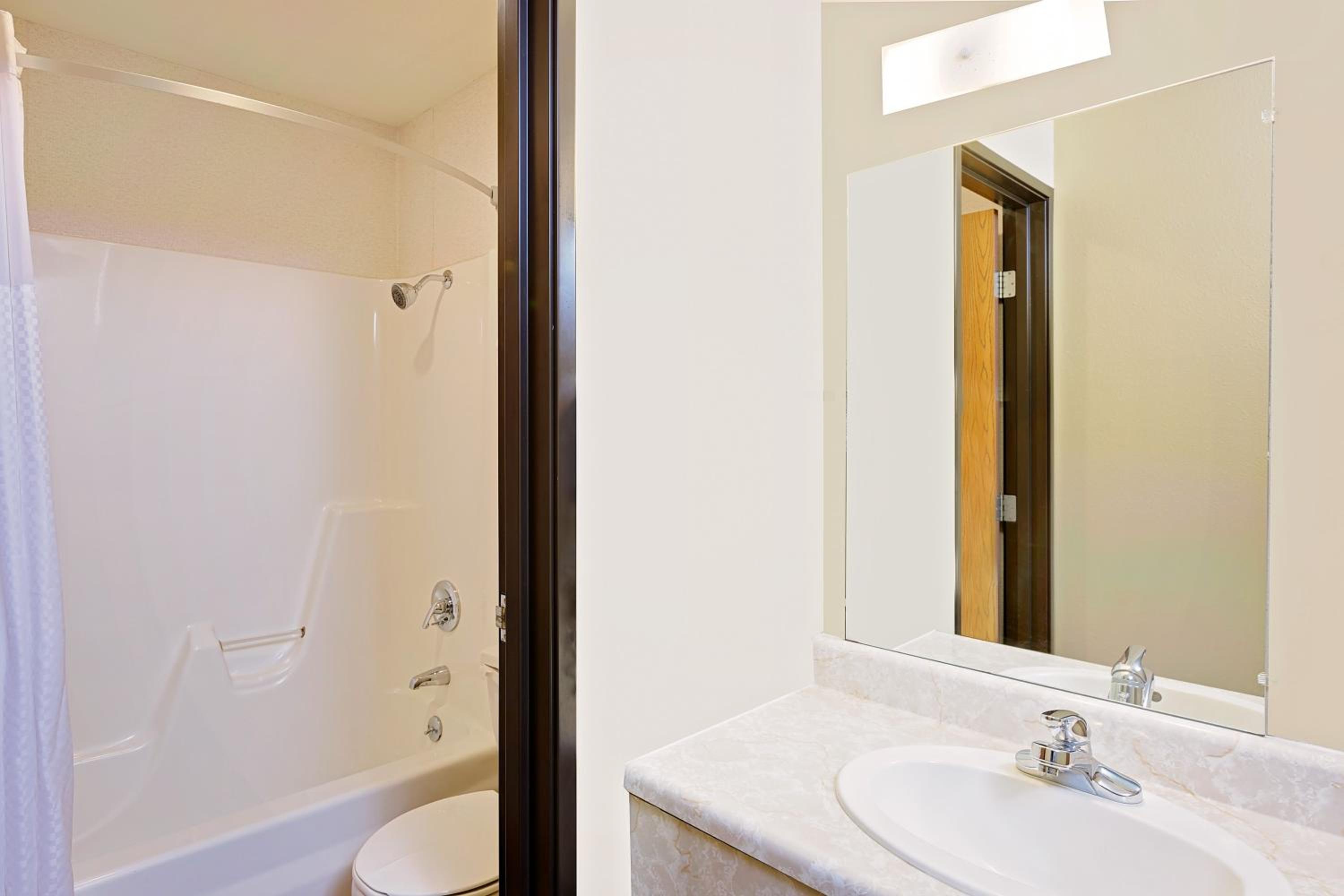 Queen Room - Photo 5