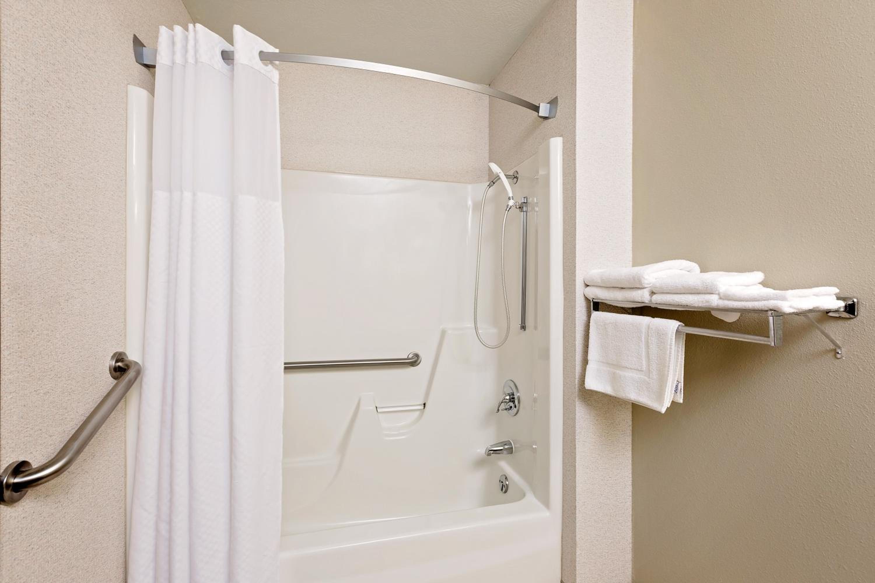 King Room - Disability Access/Non-Smoking - Photo 2