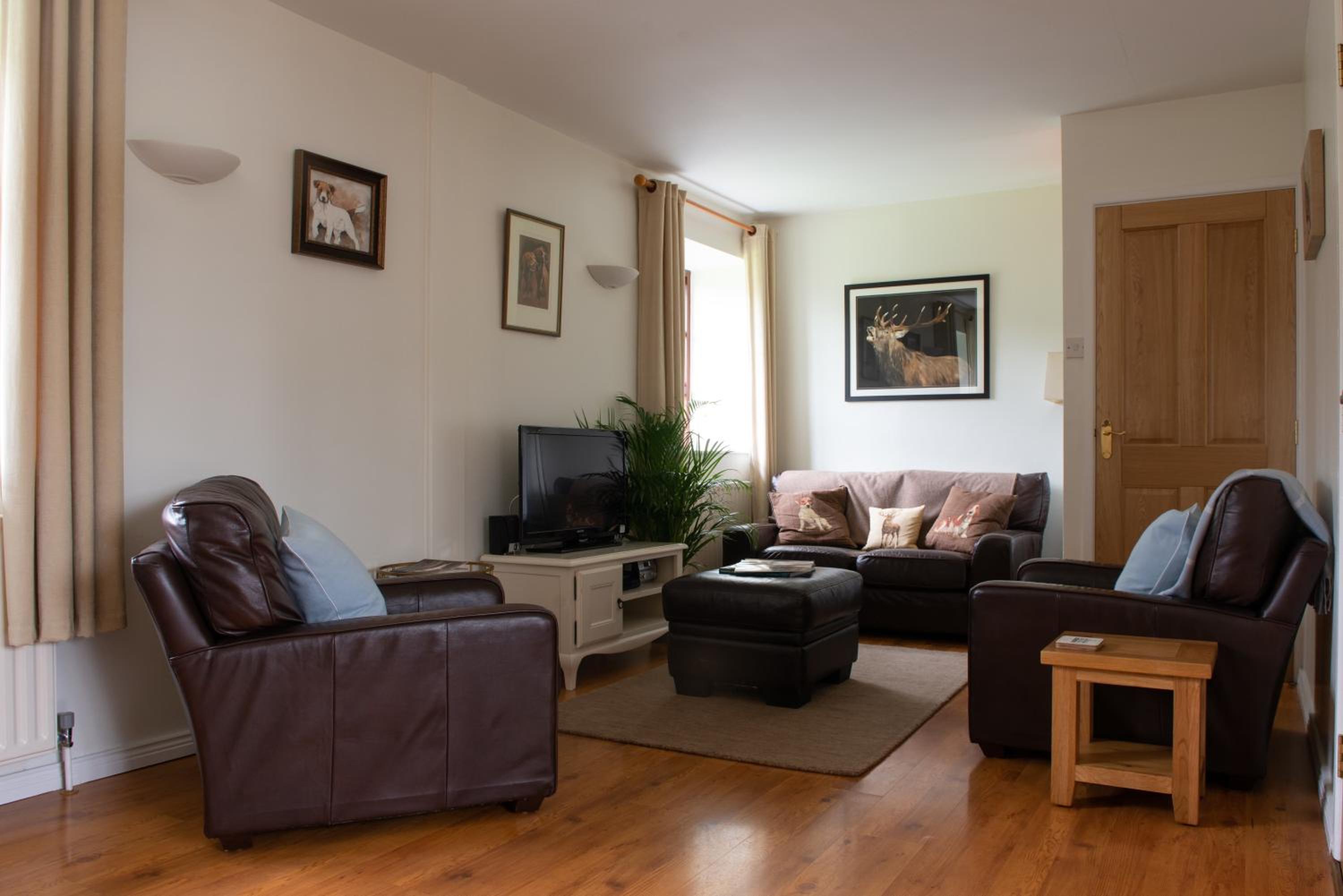 Laurel Apartment - Photo 1