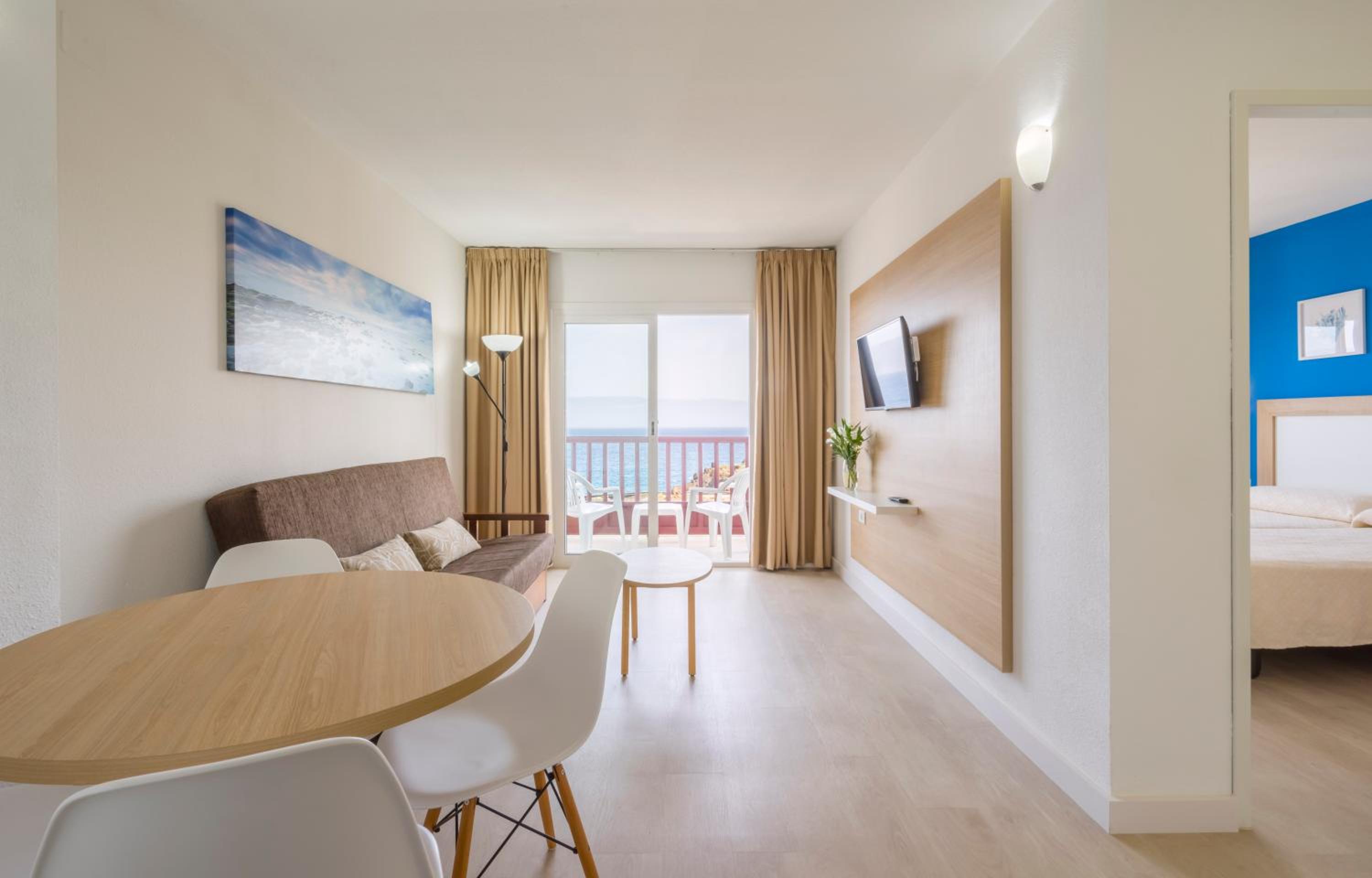 One-Bedroom Apartment with Sea View
