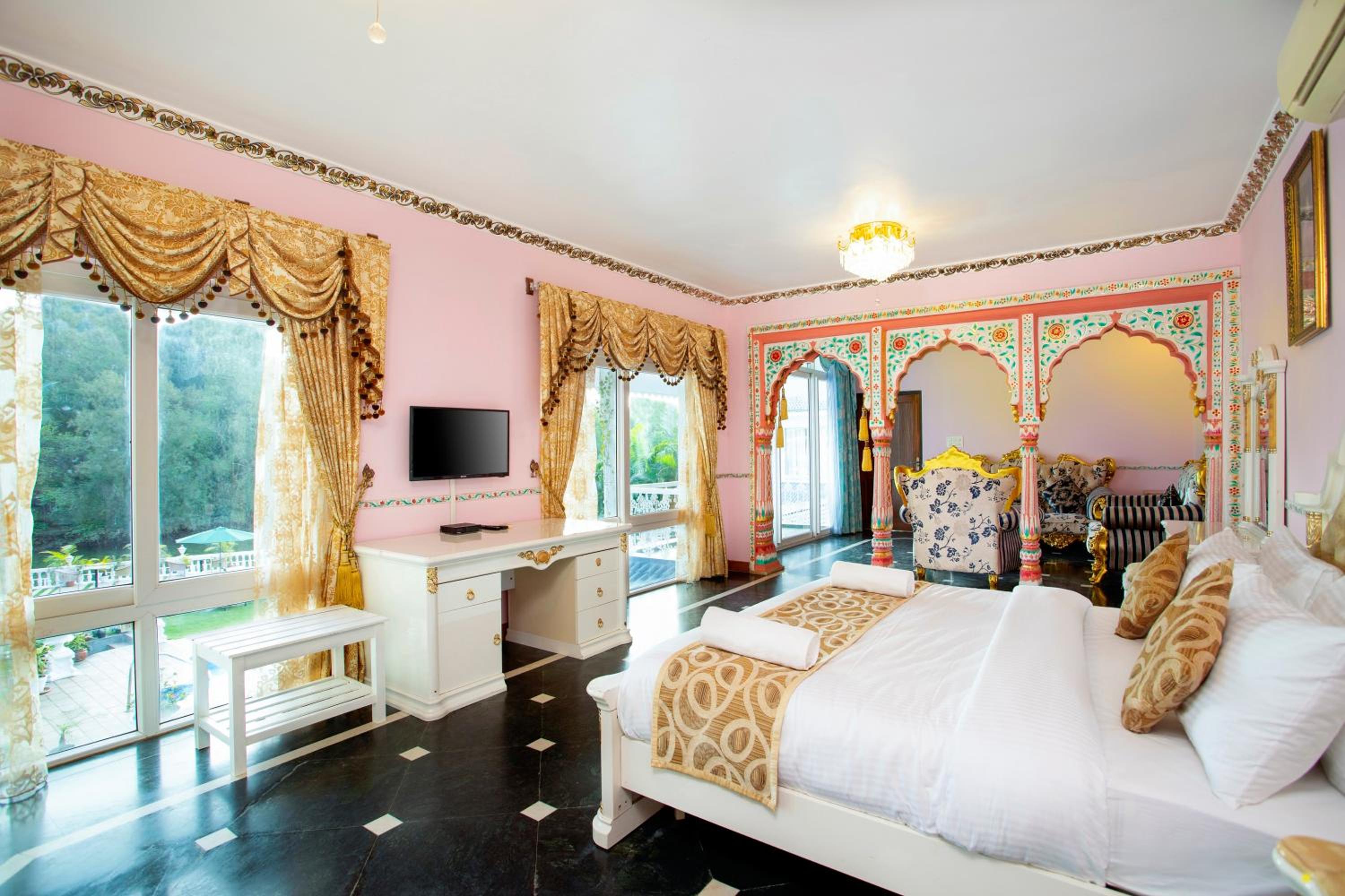 Maharaja Suite - 15% Discount on Food & Non-Alcoholic Beverages