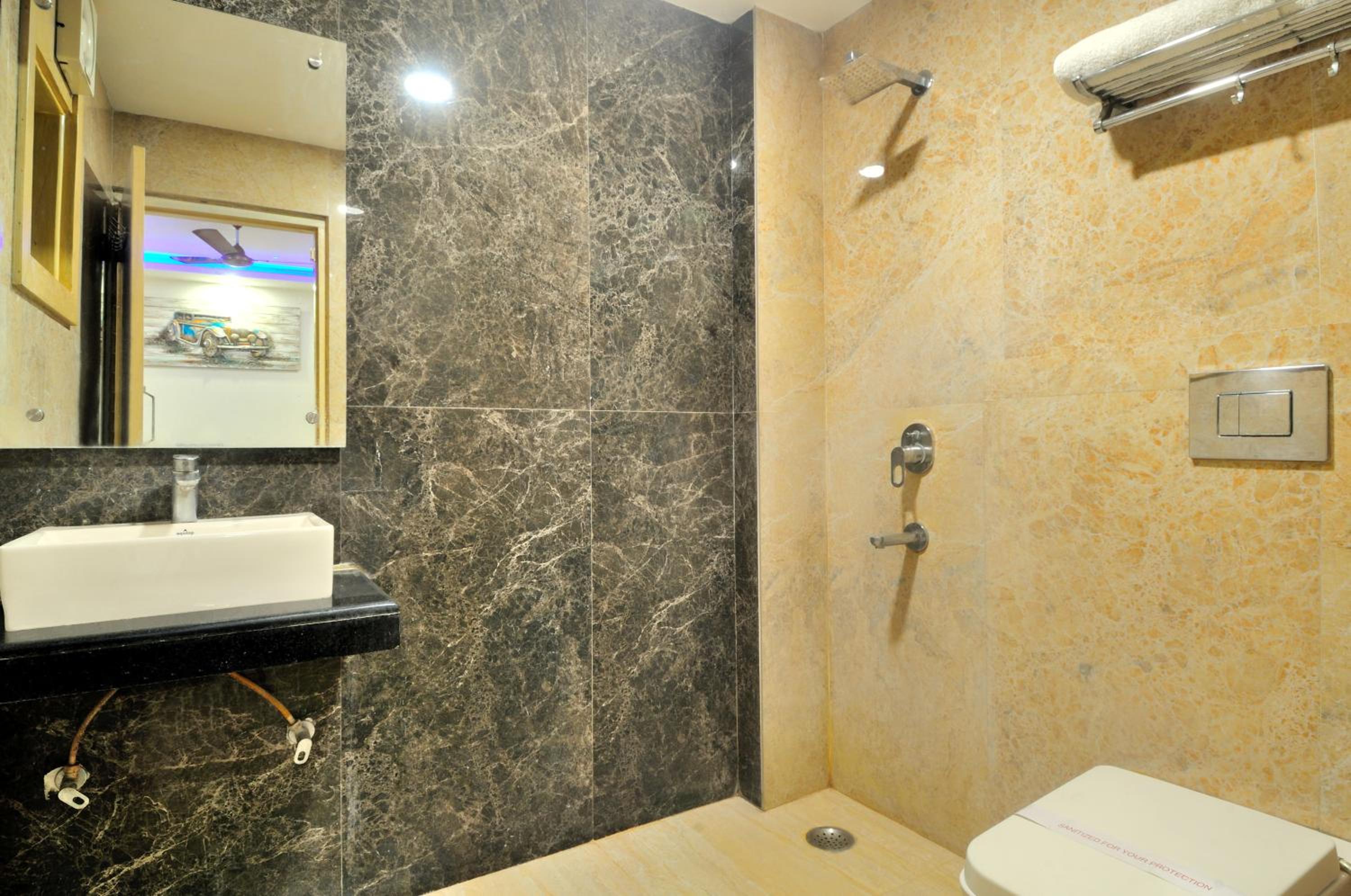 Deluxe Triple Room - Photo 8