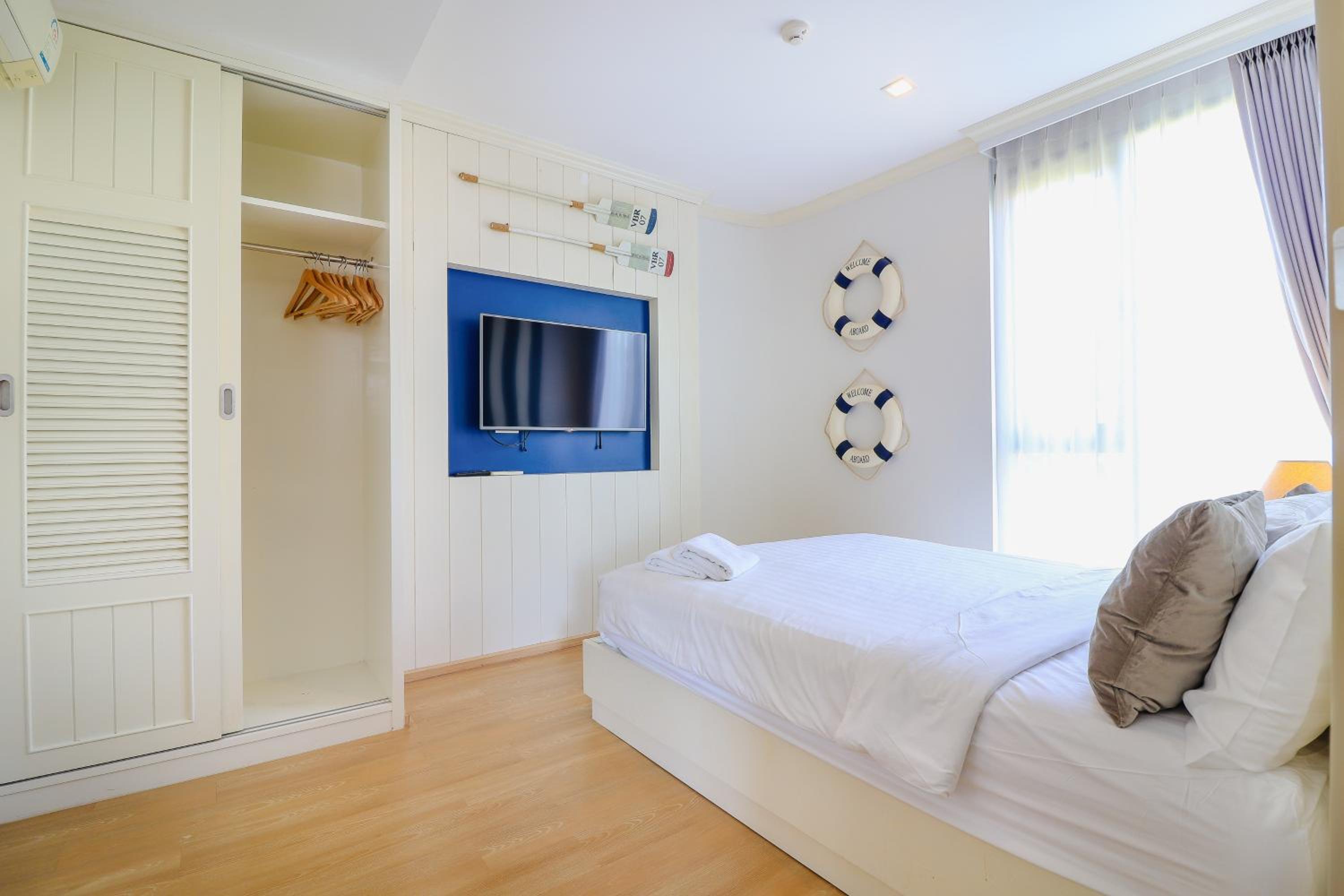 Two-Bedroom Apartment - Photo 9
