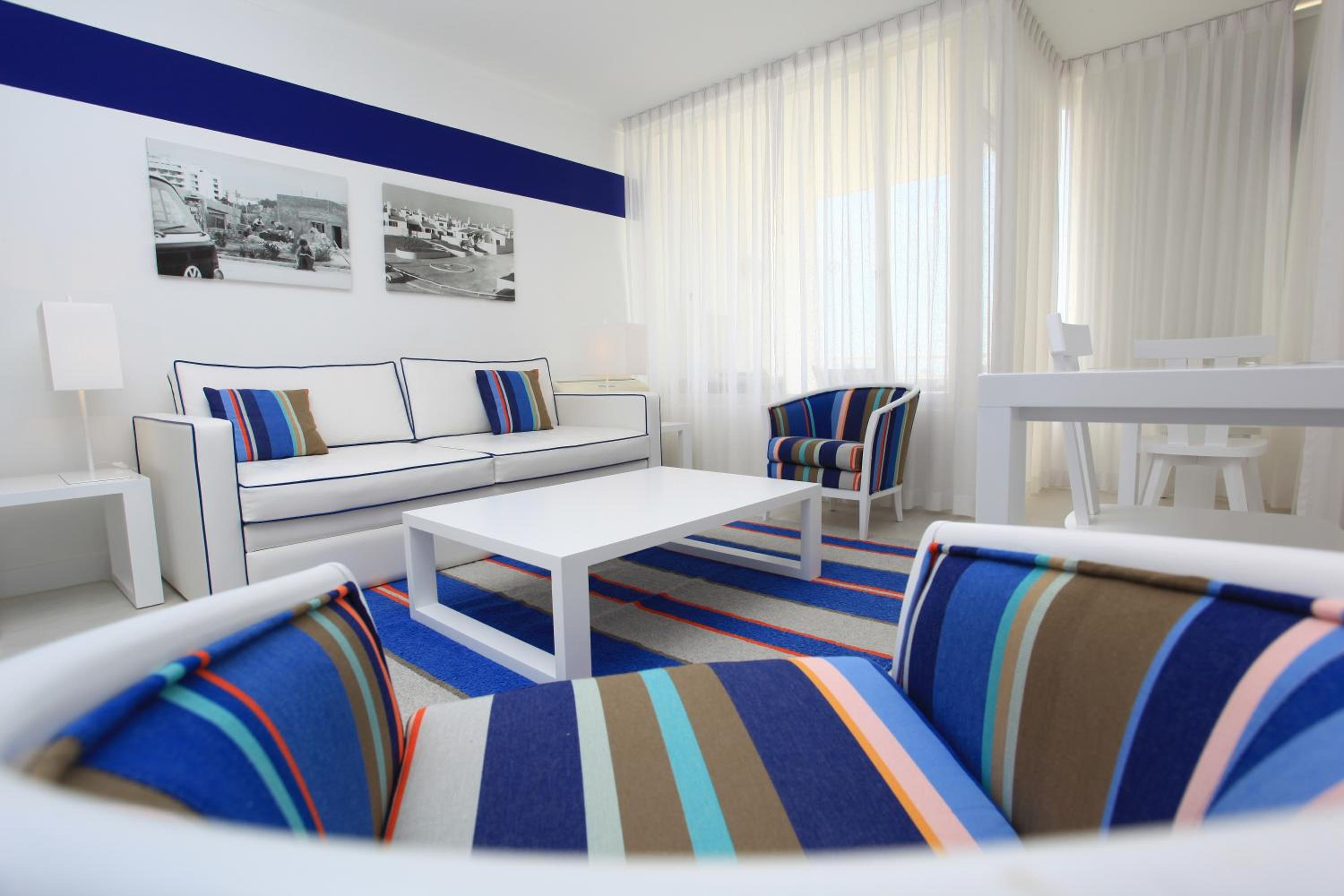 One-Bedroom Apartment with Pool View - Photo 2