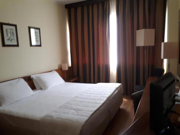 Double Room - Photo 3