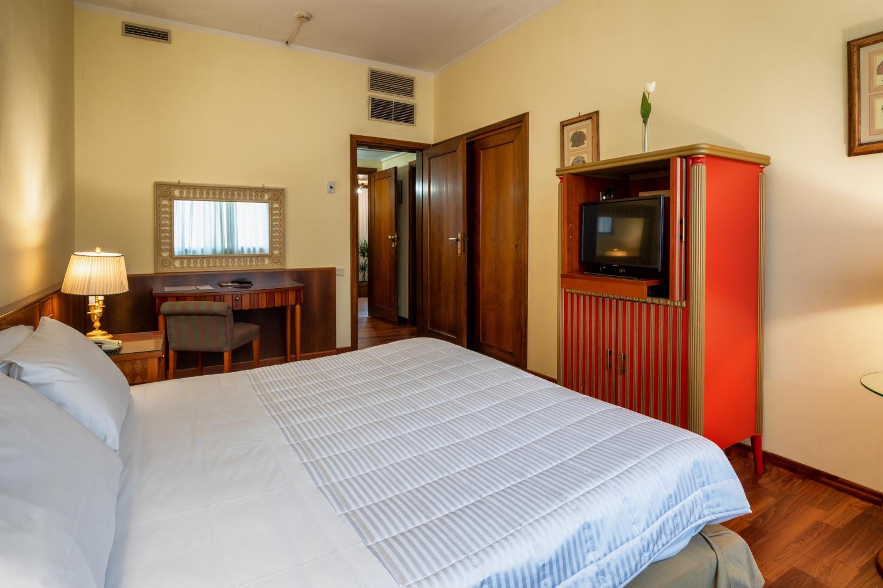Superior Double Room - Photo 2