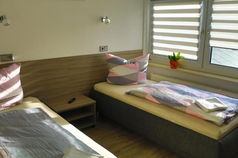 Standard Twin Room - Photo 16