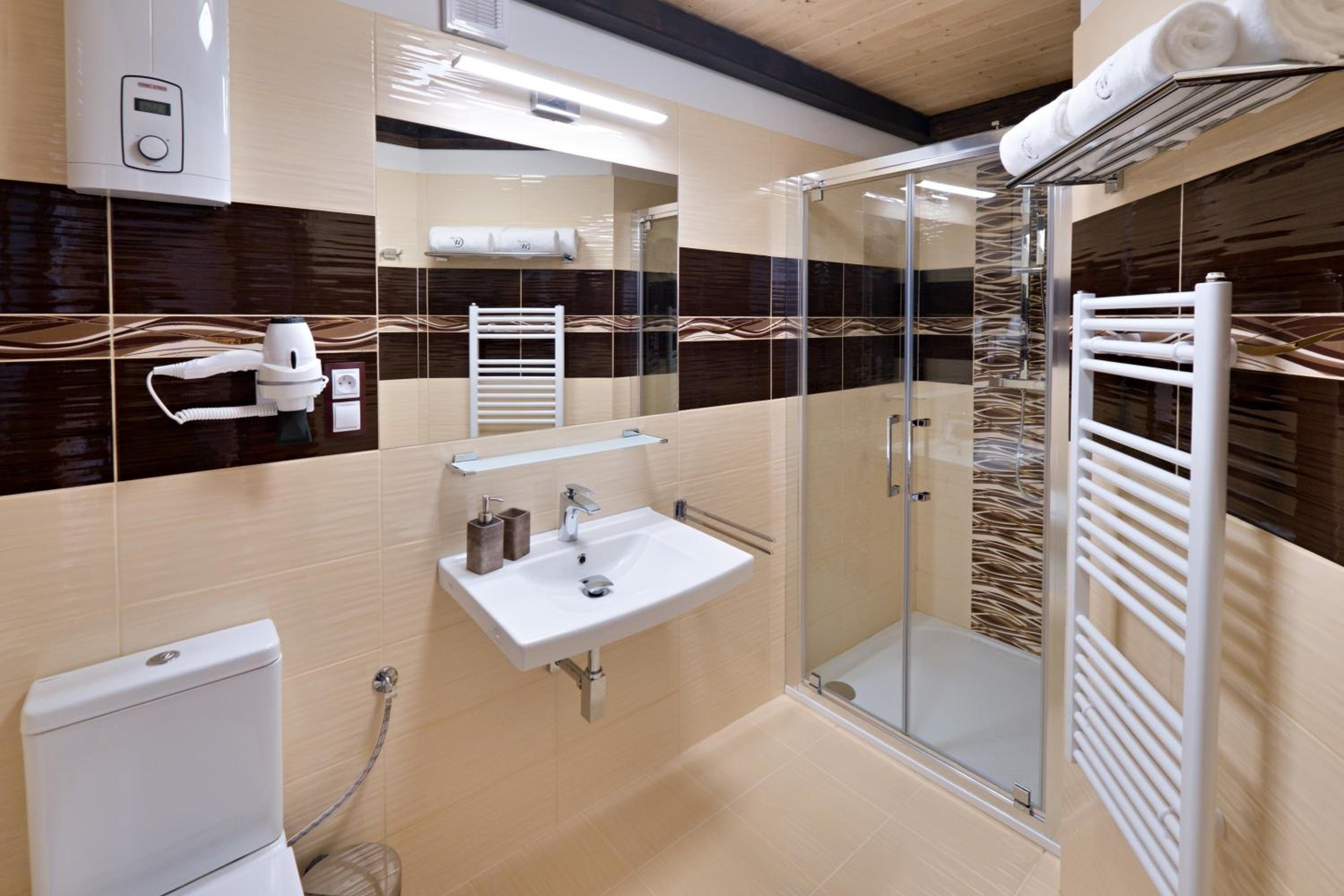 Family Room with Bathroom - Photo 5