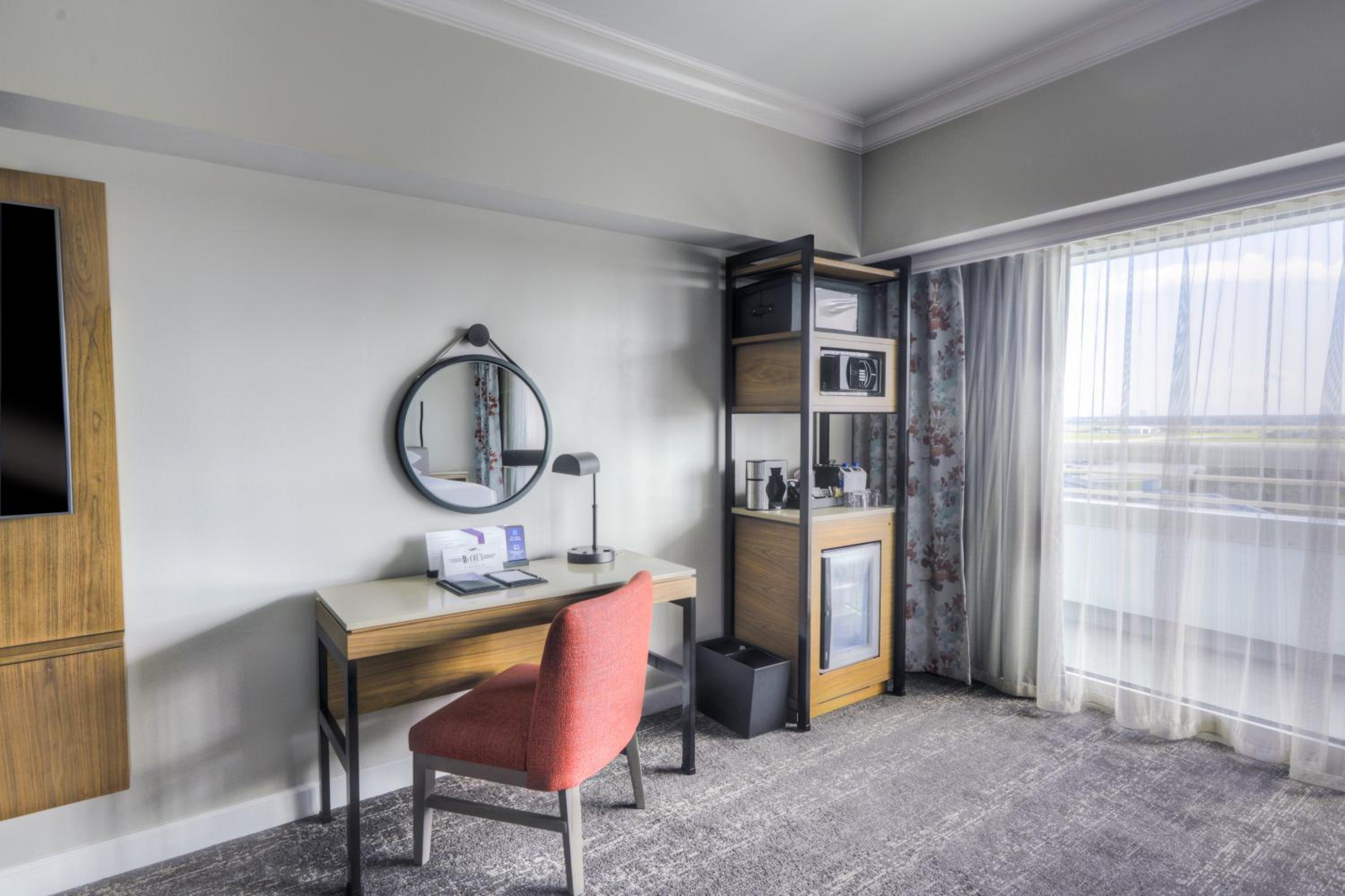 Deluxe King Room - Photo 1