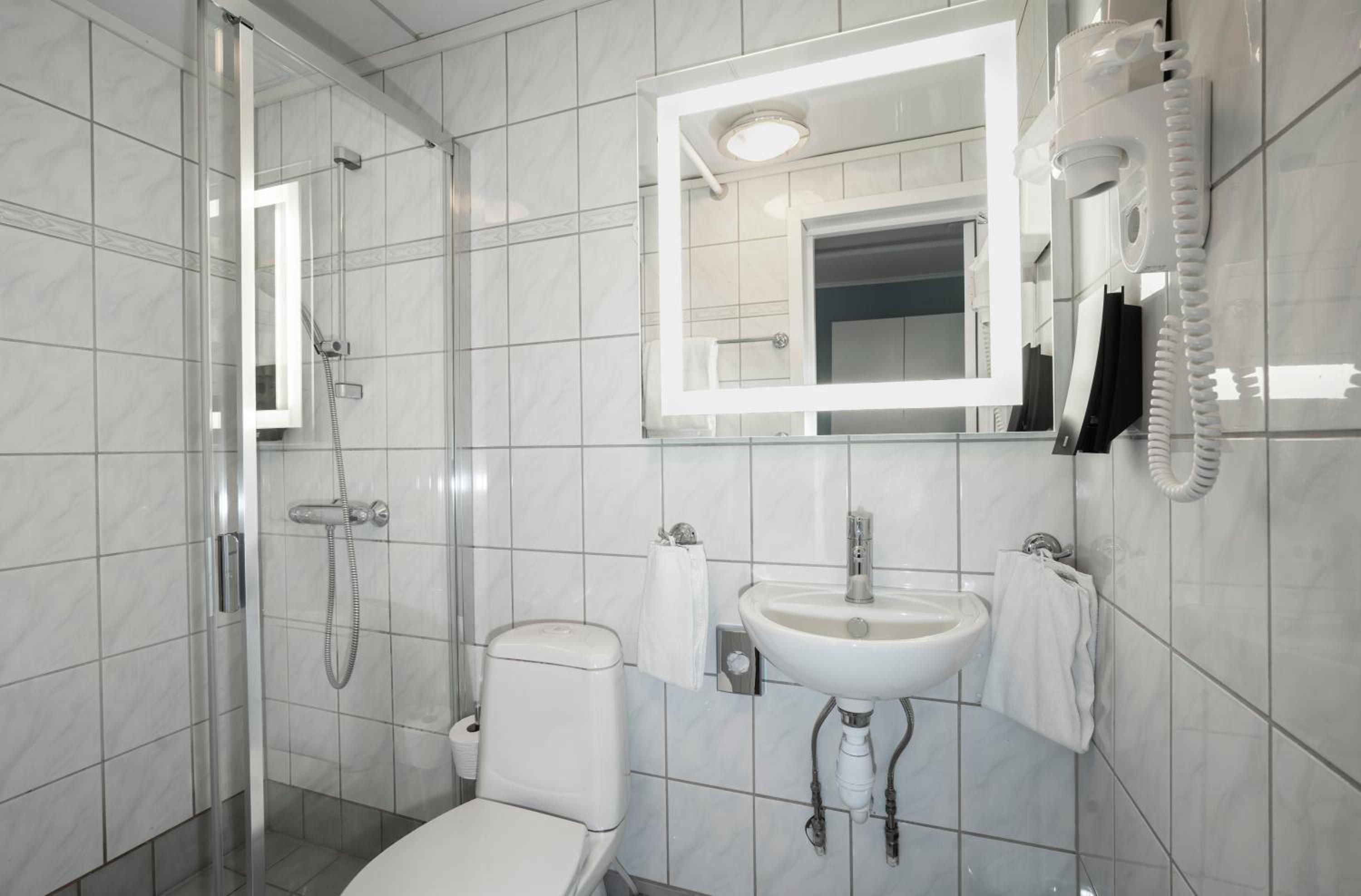 Standard Double Room - Photo 5