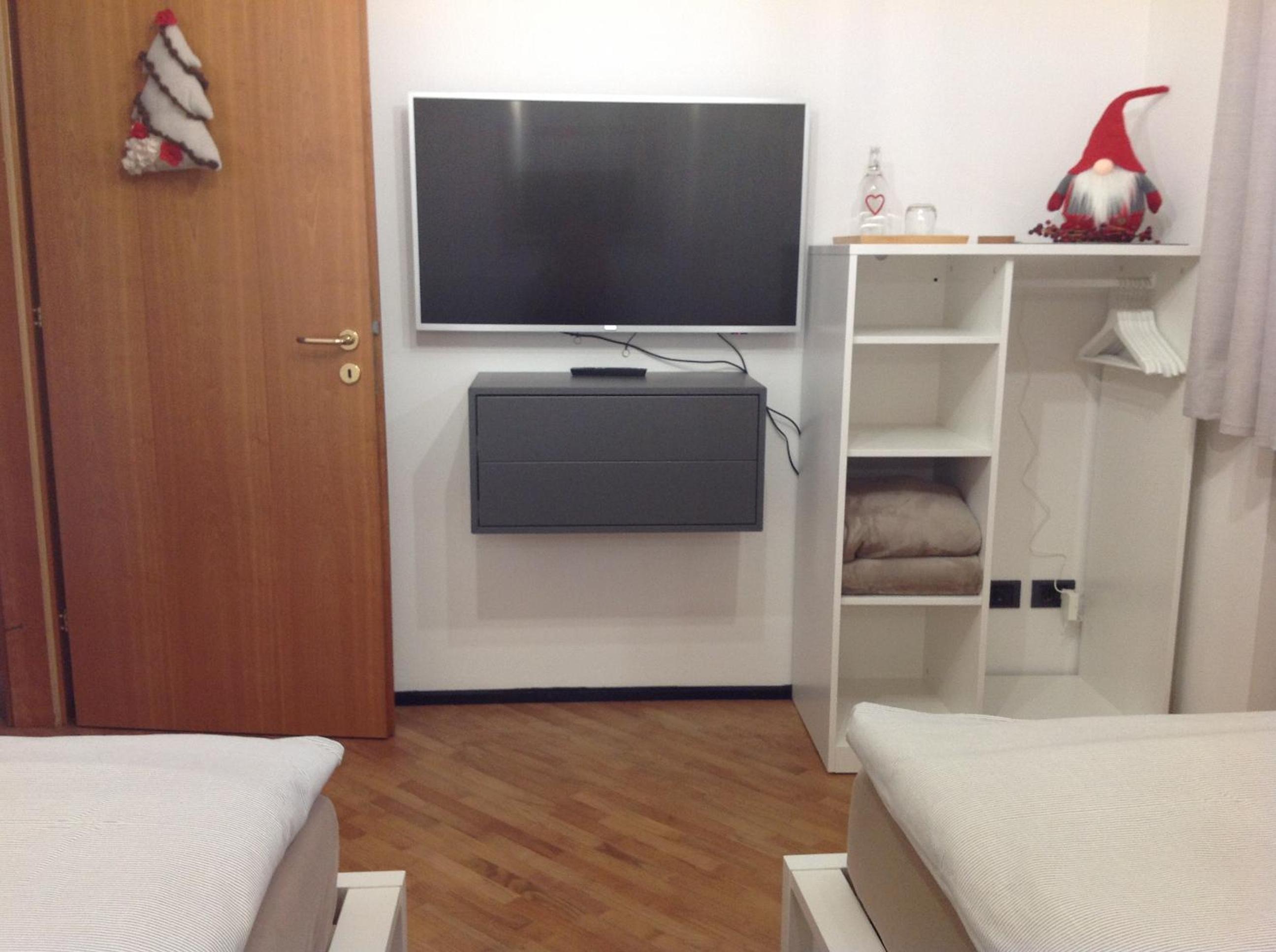 Quadruple Room with Private External Bathroom - Photo 5