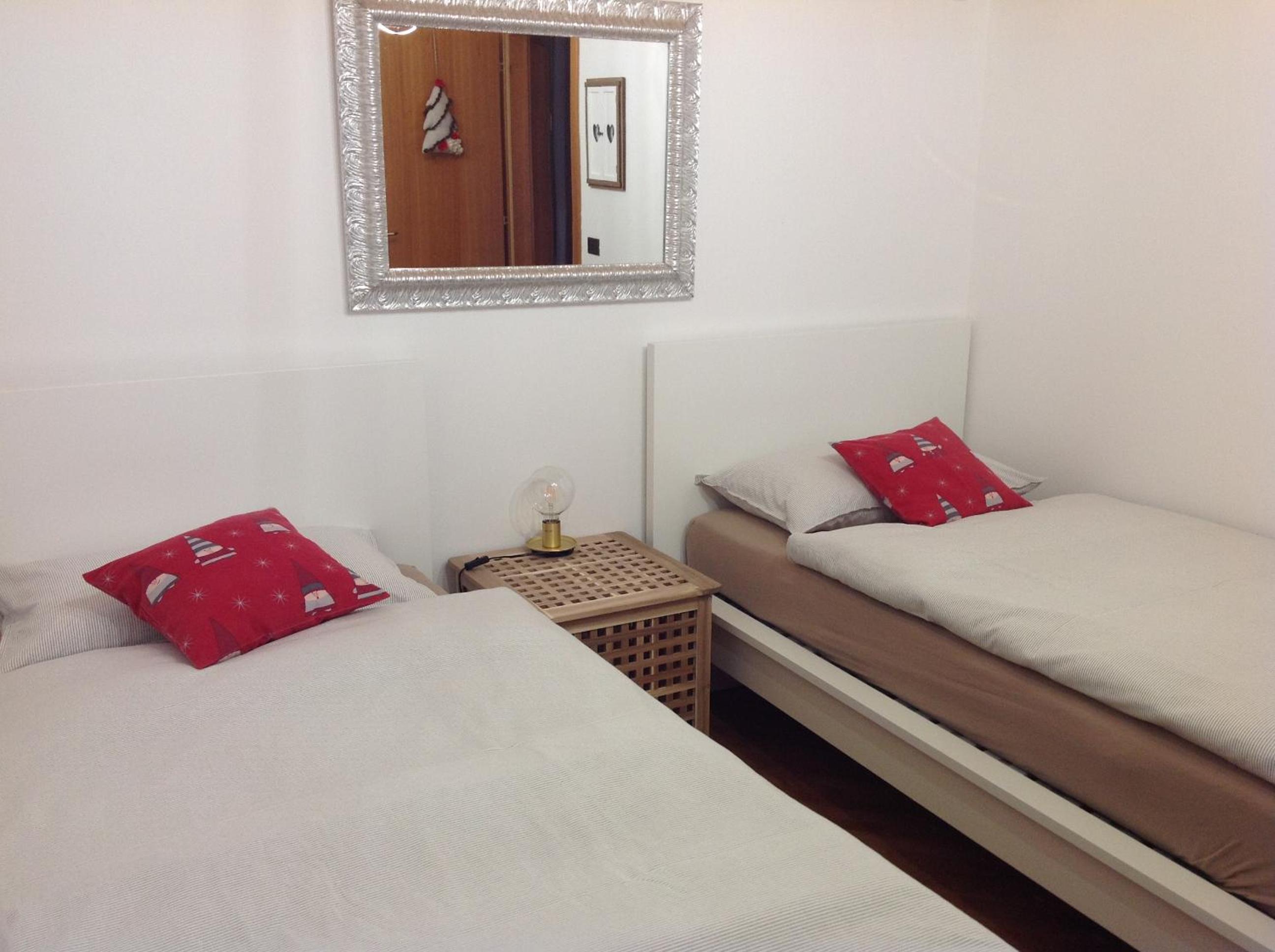 Quadruple Room with Private External Bathroom - Photo 6
