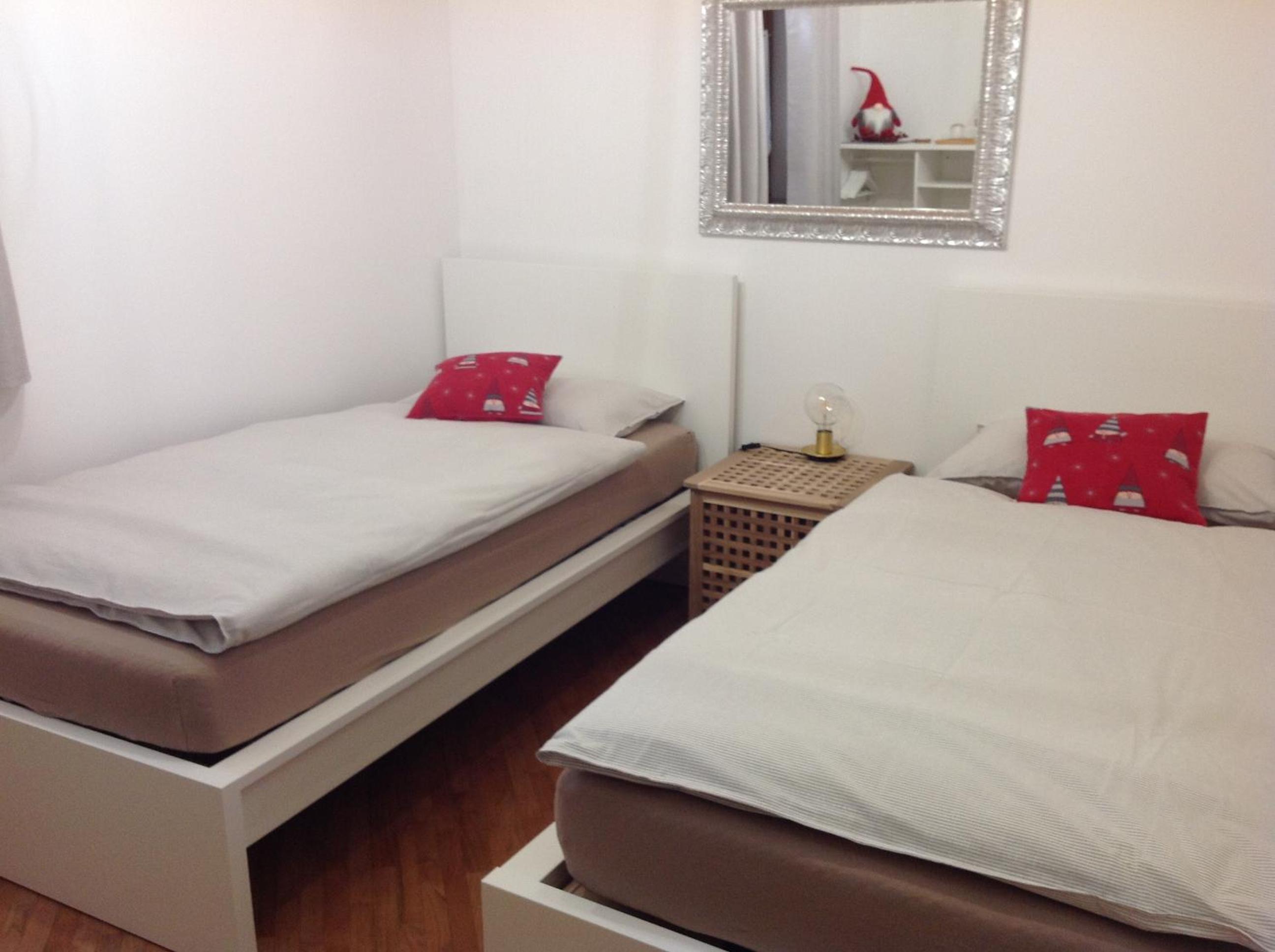 Quadruple Room with Private External Bathroom - Photo 3