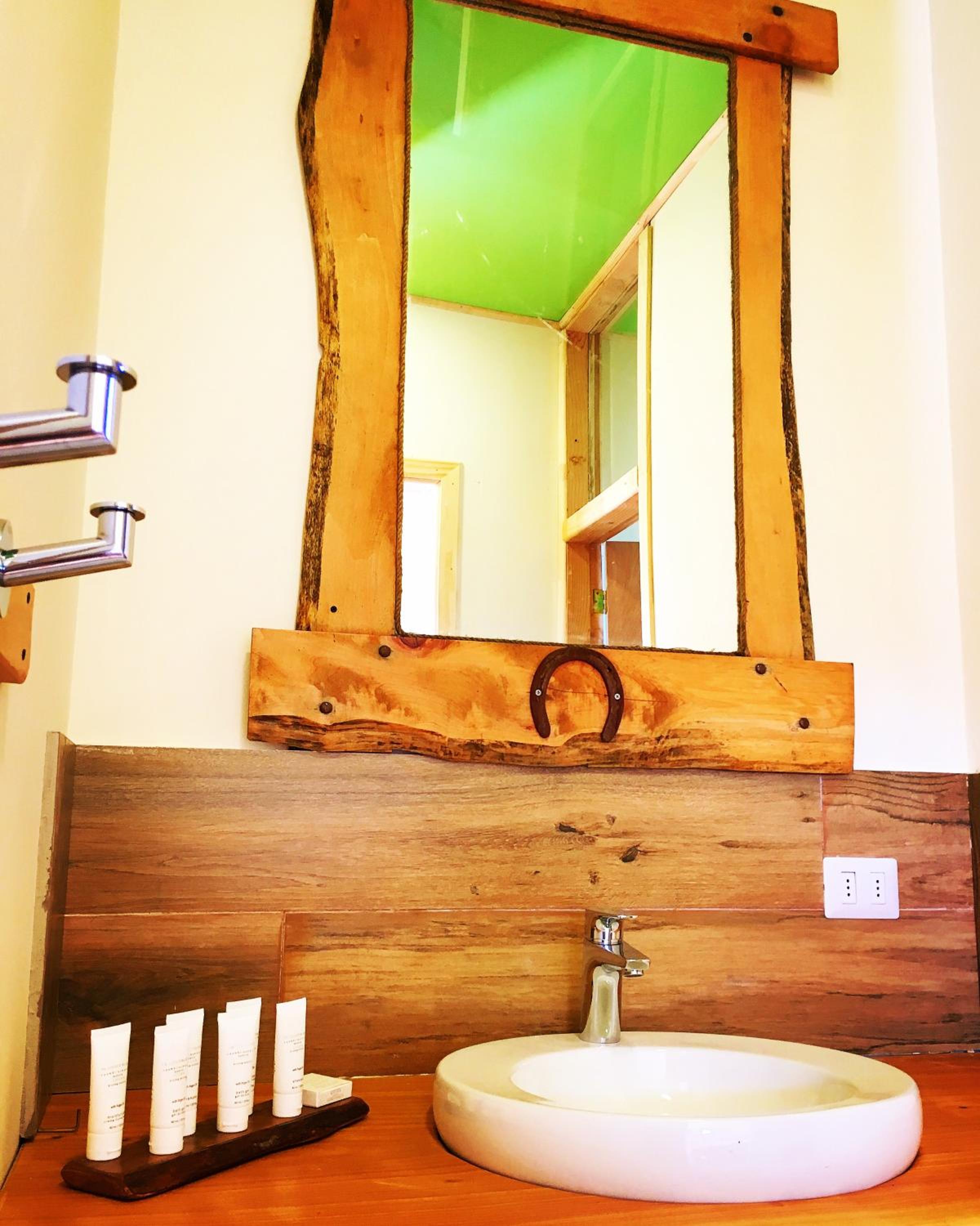 Deluxe Room With Private Hot Tube photo 2
