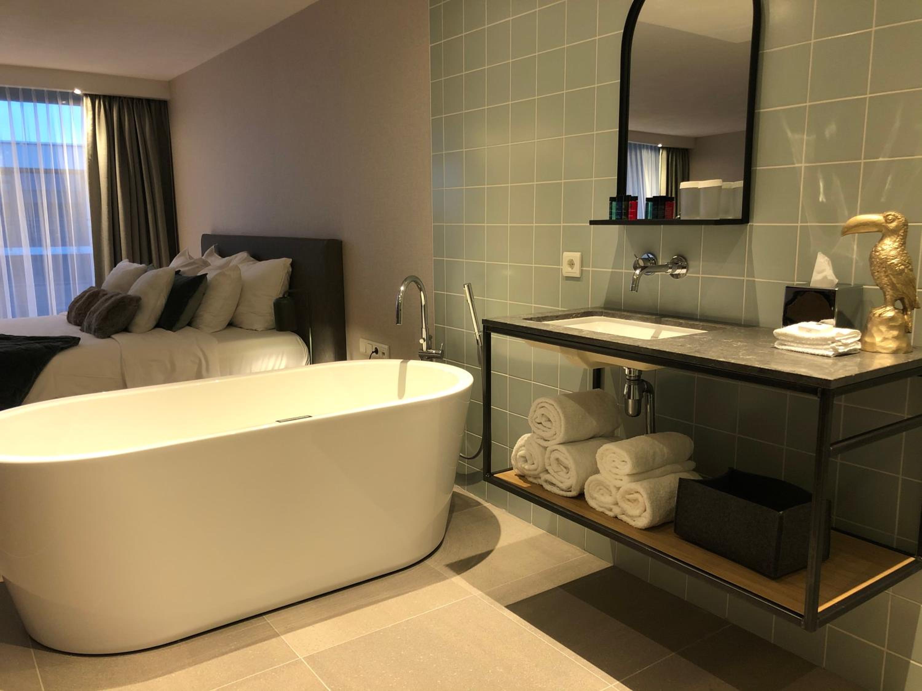 North Suite - Photo 3