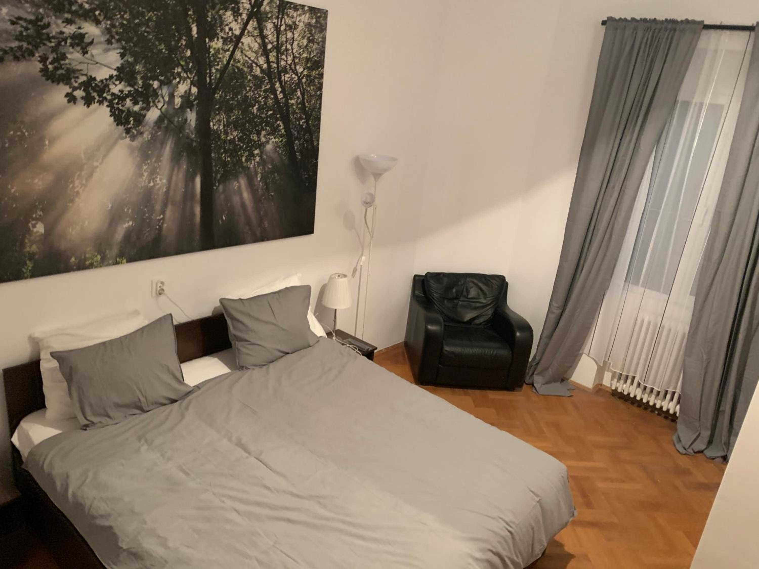 Double Room with Private Bathroom - Photo 1