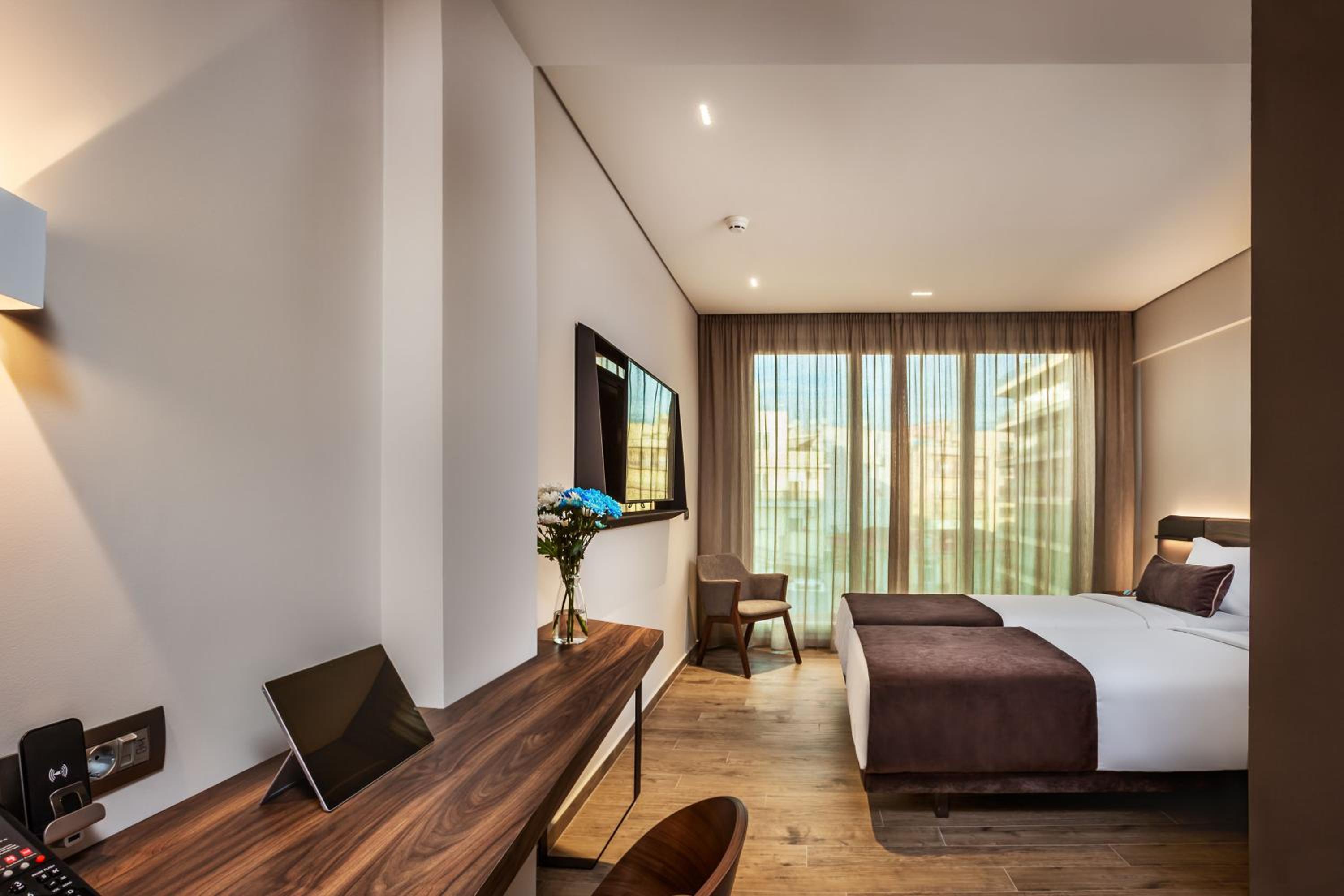 Deluxe (Twin Bed) City View - Photo 4