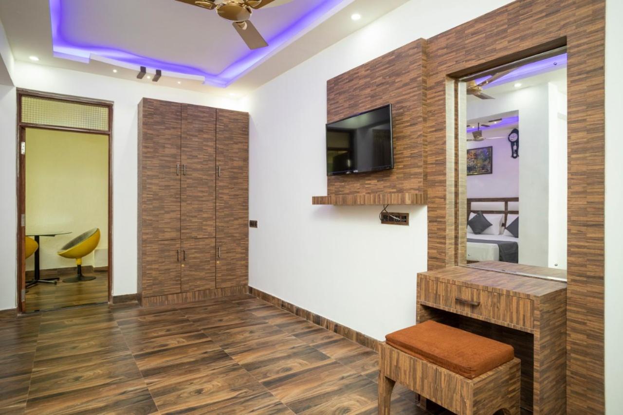 One-Bedroom Apartment - Photo 3