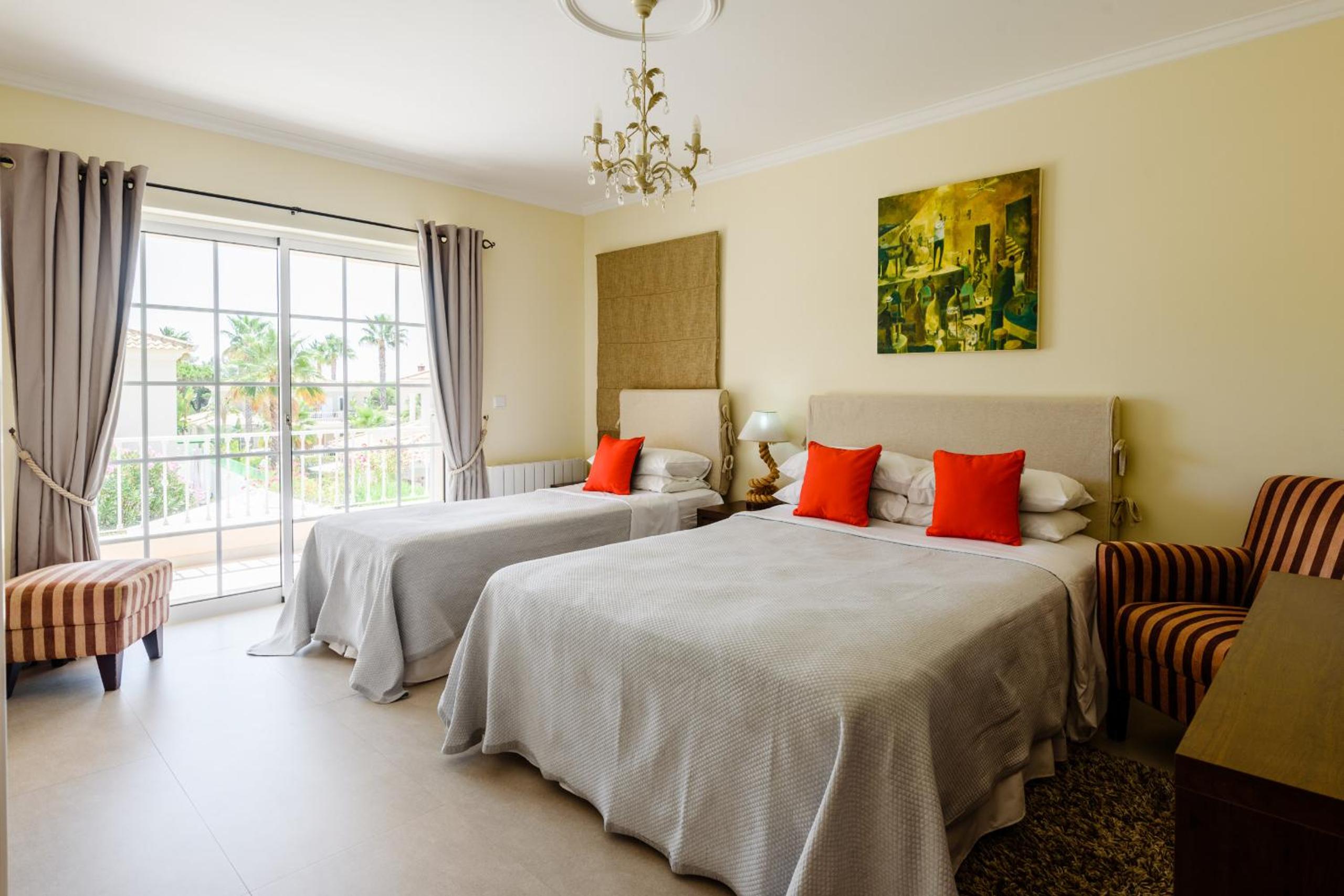Three-Bedroom Villa photo 1