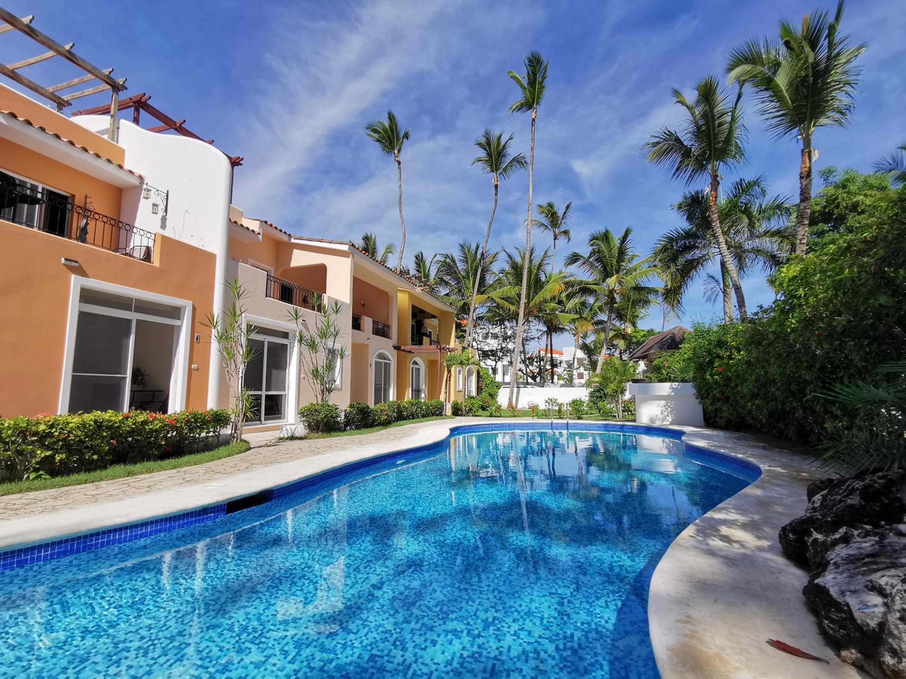 Junior Suite with Pool View