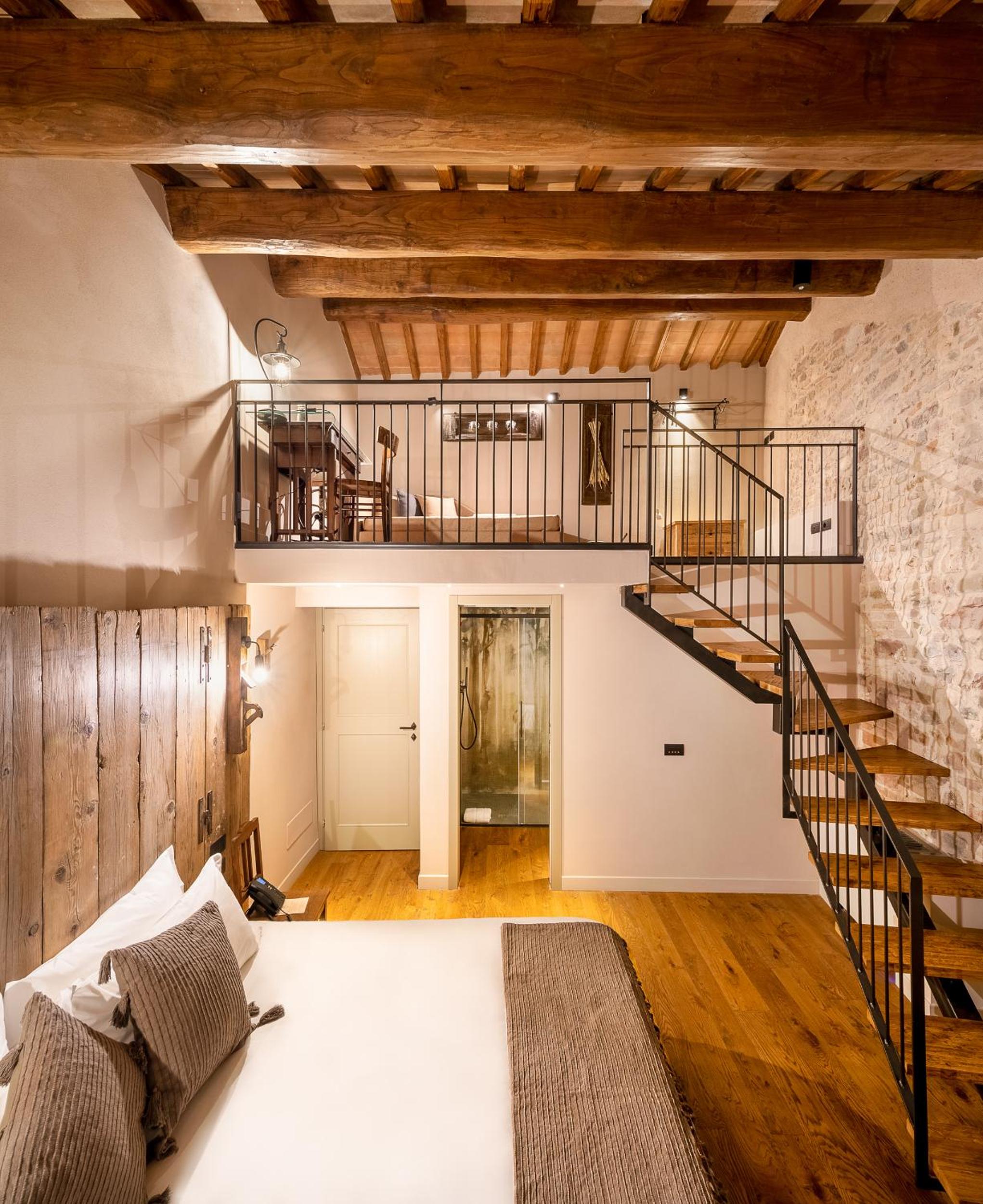 Standard Suite - Photo 1