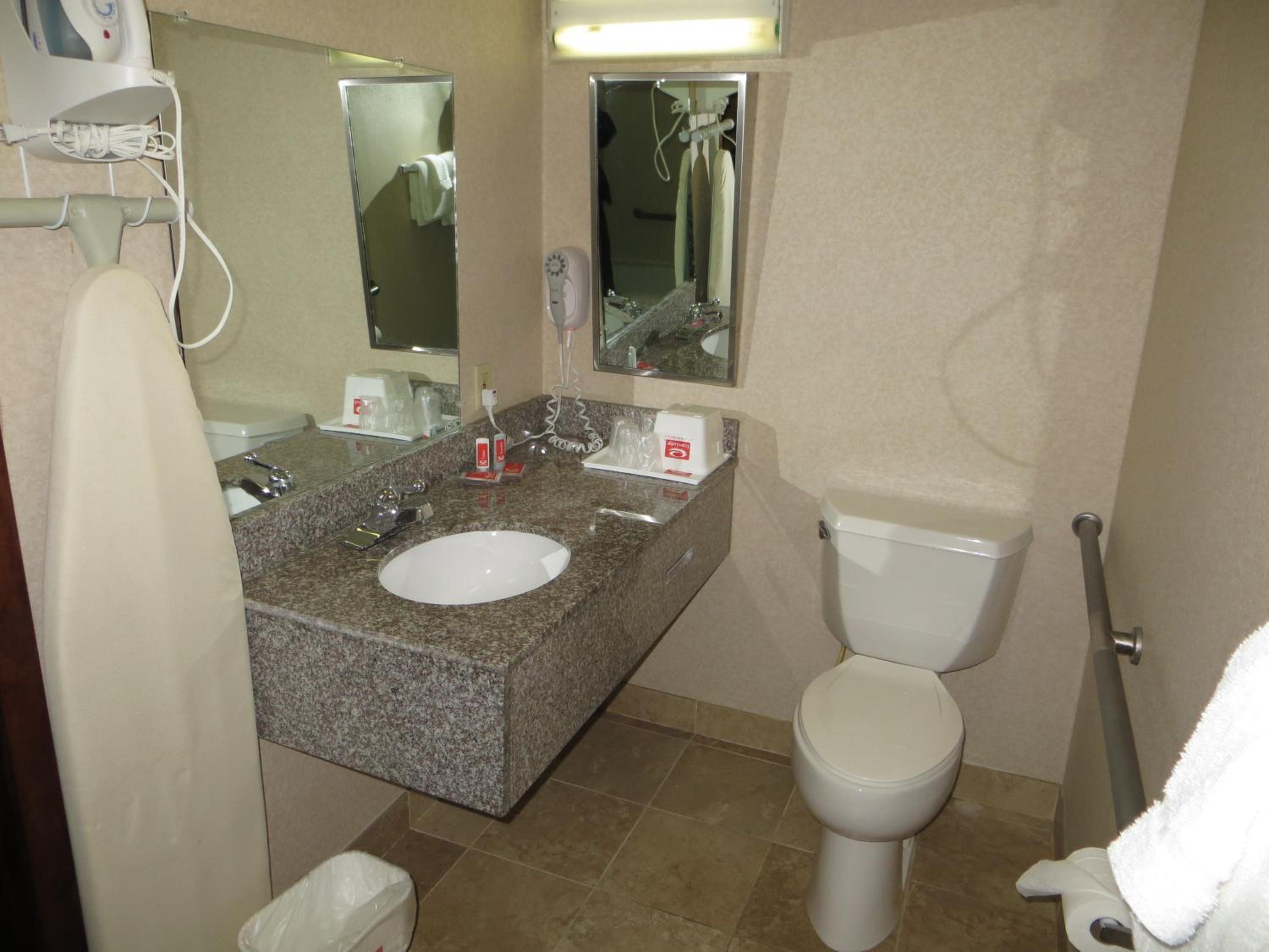 King Room - Non-Smoking - Photo 3