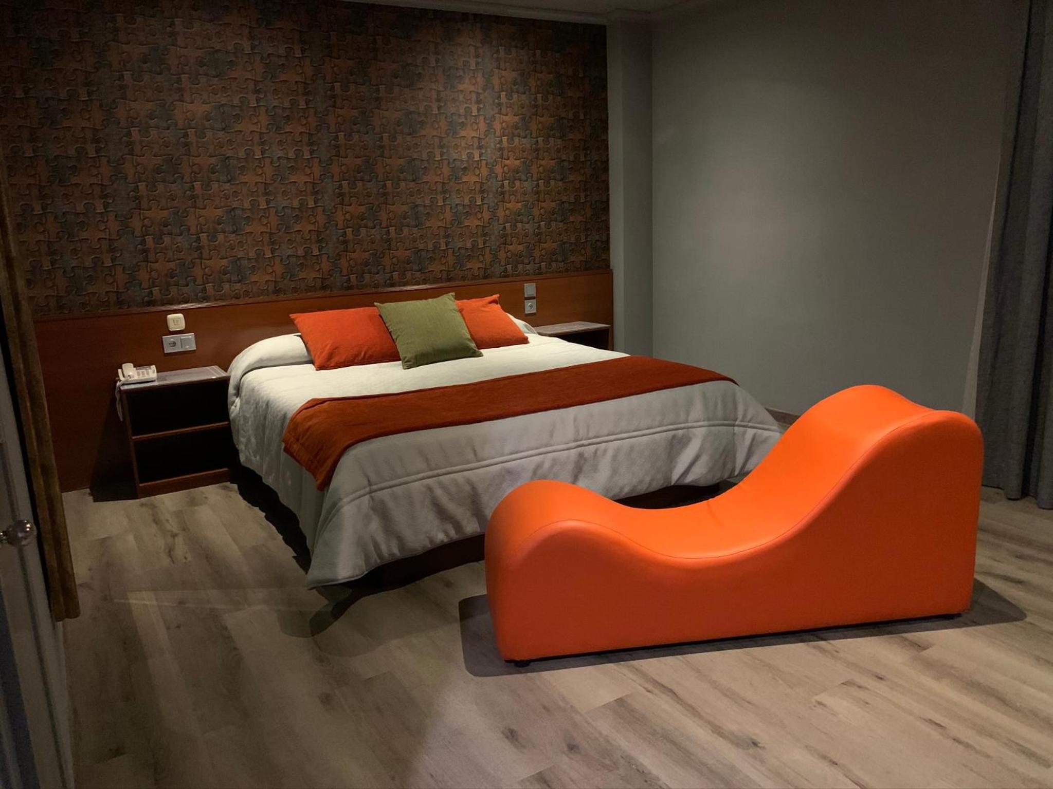 King Room with Spa Bath - Photo 7