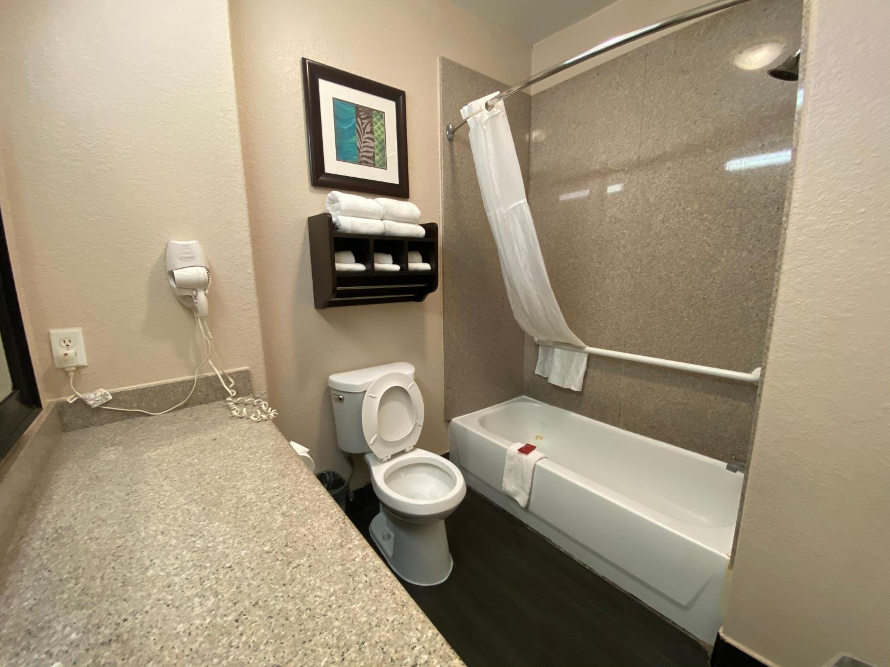 King Room with Two King Beds - Non-Smoking - Photo 4