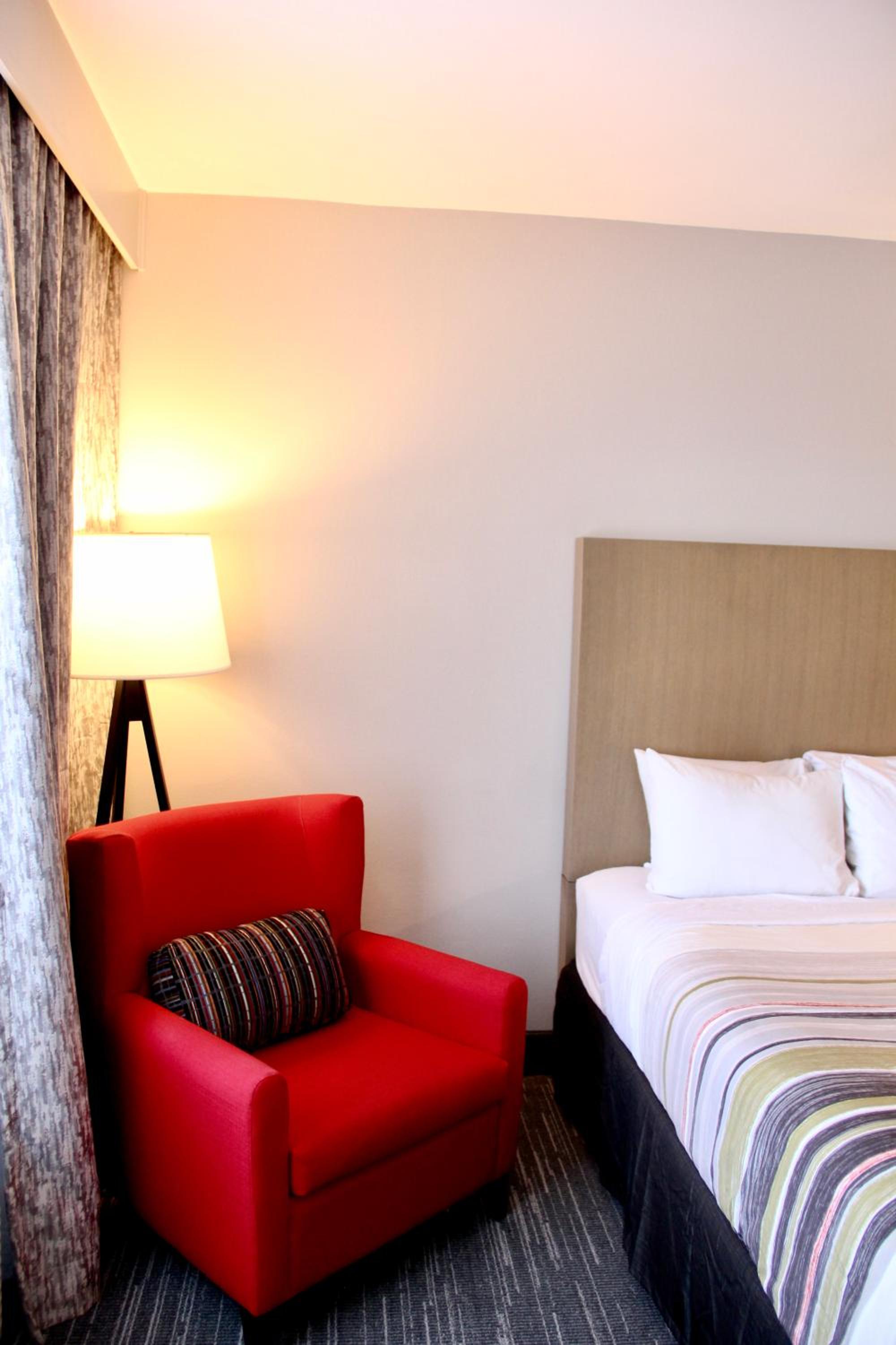 King Room - Non-Smoking - Photo 10