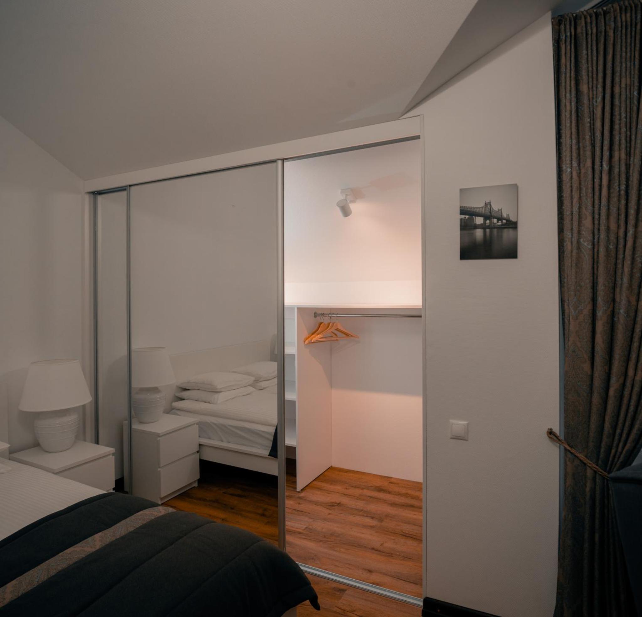 Apartment with Balcony - Photo 9