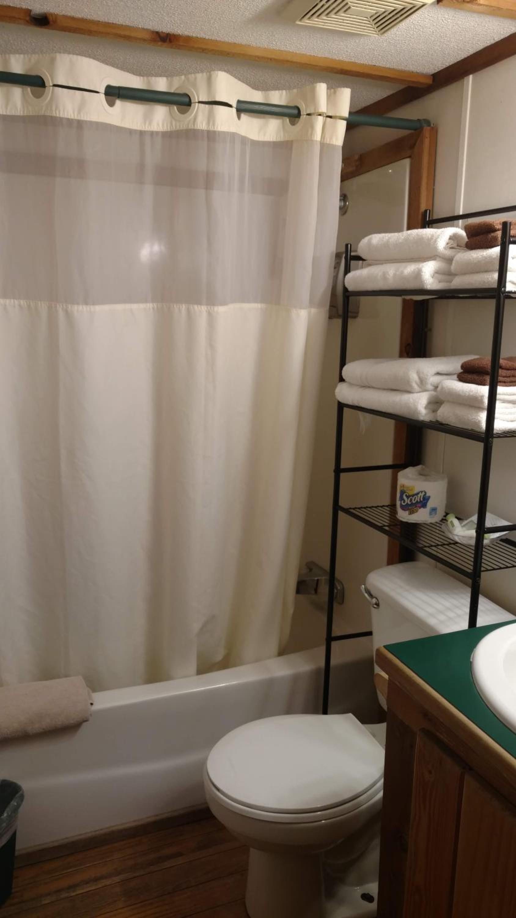 Two-Bedroom Cottage photo 2