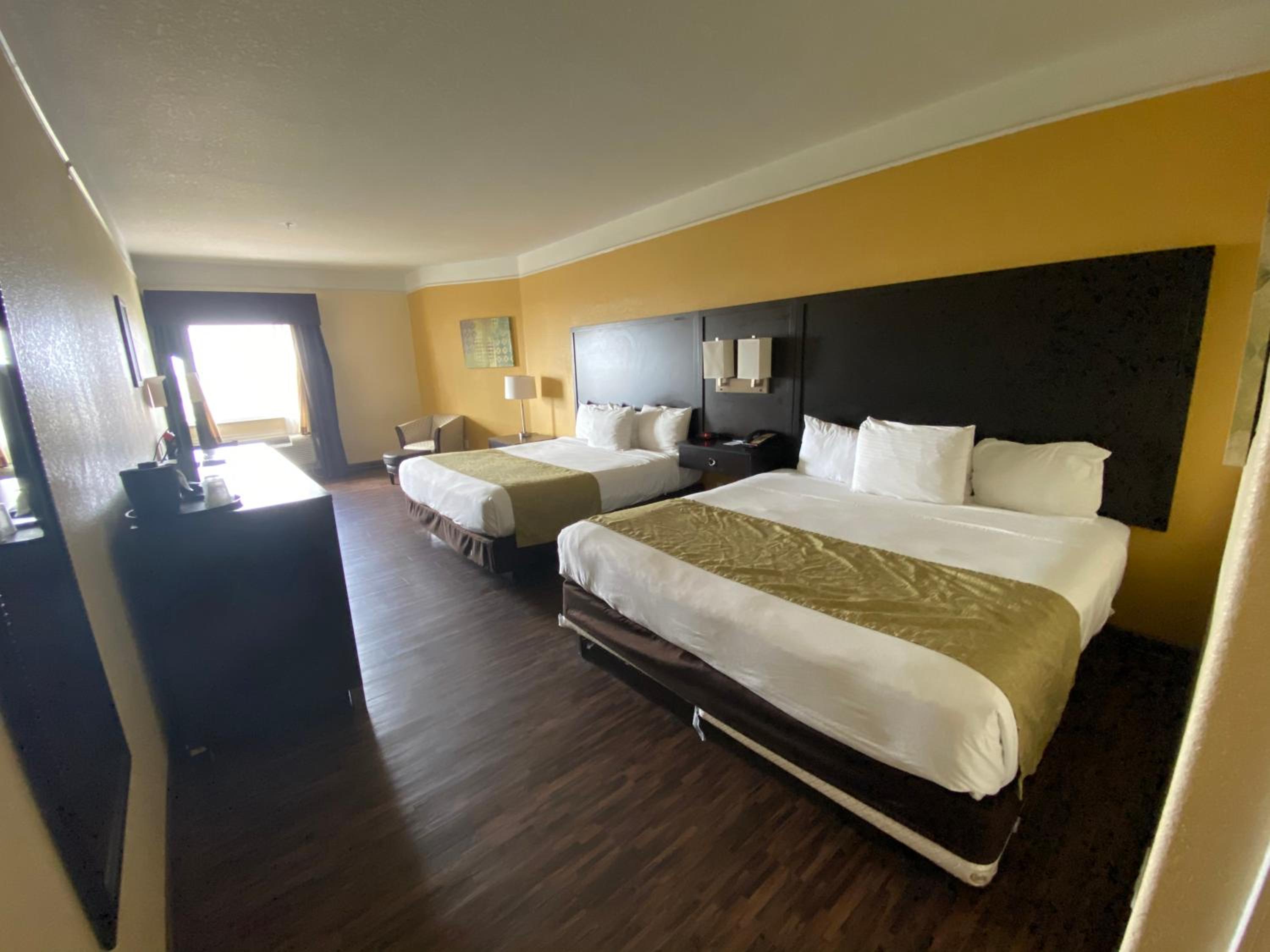 King Room with Two King Beds - Non-Smoking - Photo 1