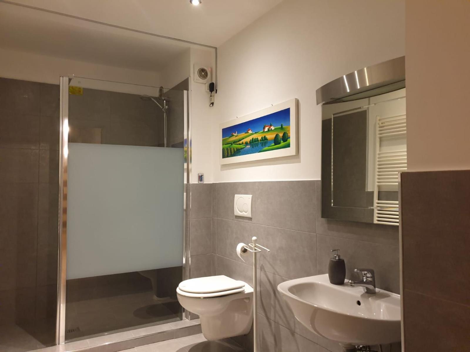 Triple Room with Shared Bathroom photo 2
