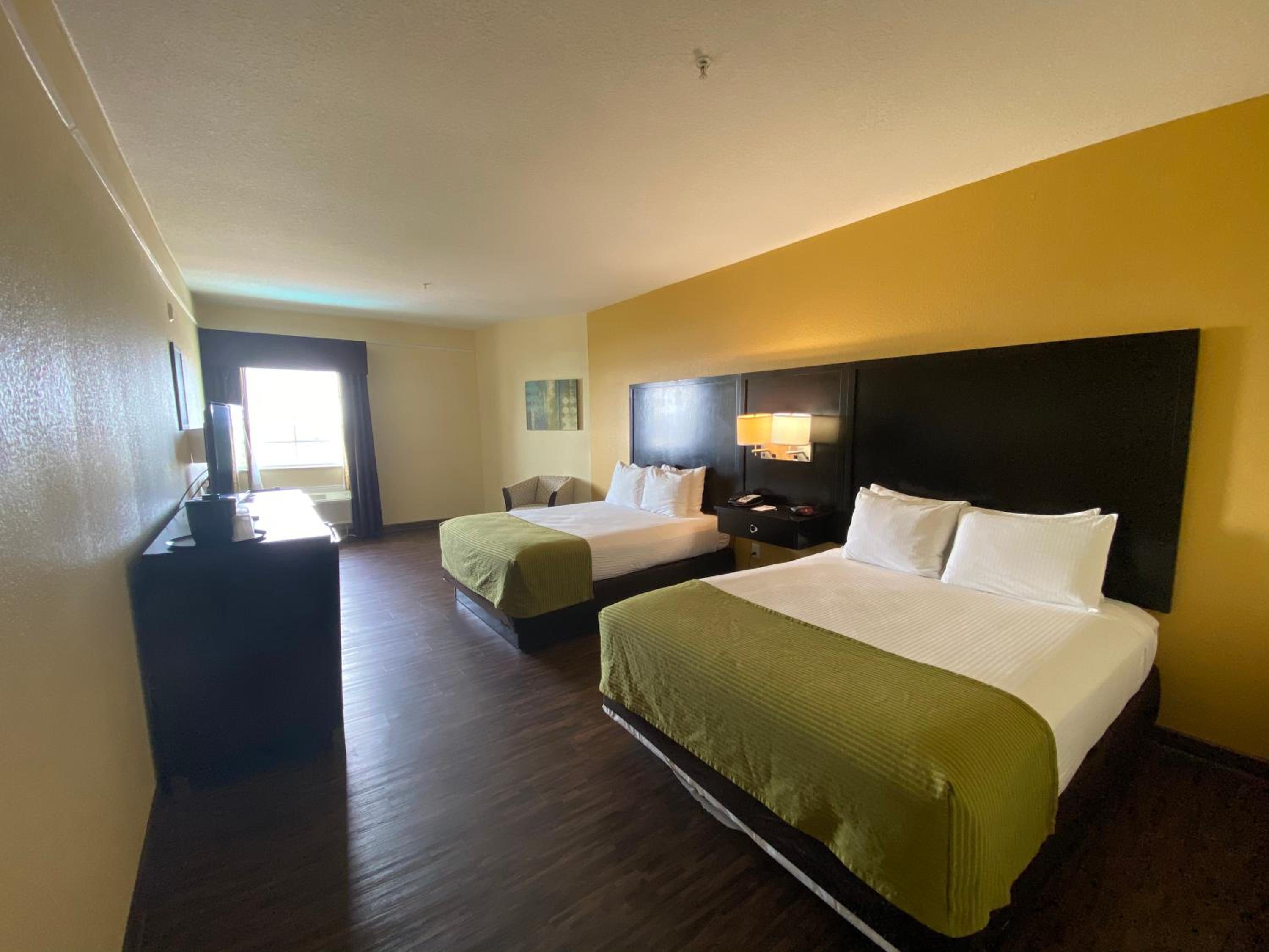 Queen Room with Two Queen Beds - Disability Access/Non-Smoking - Photo 1