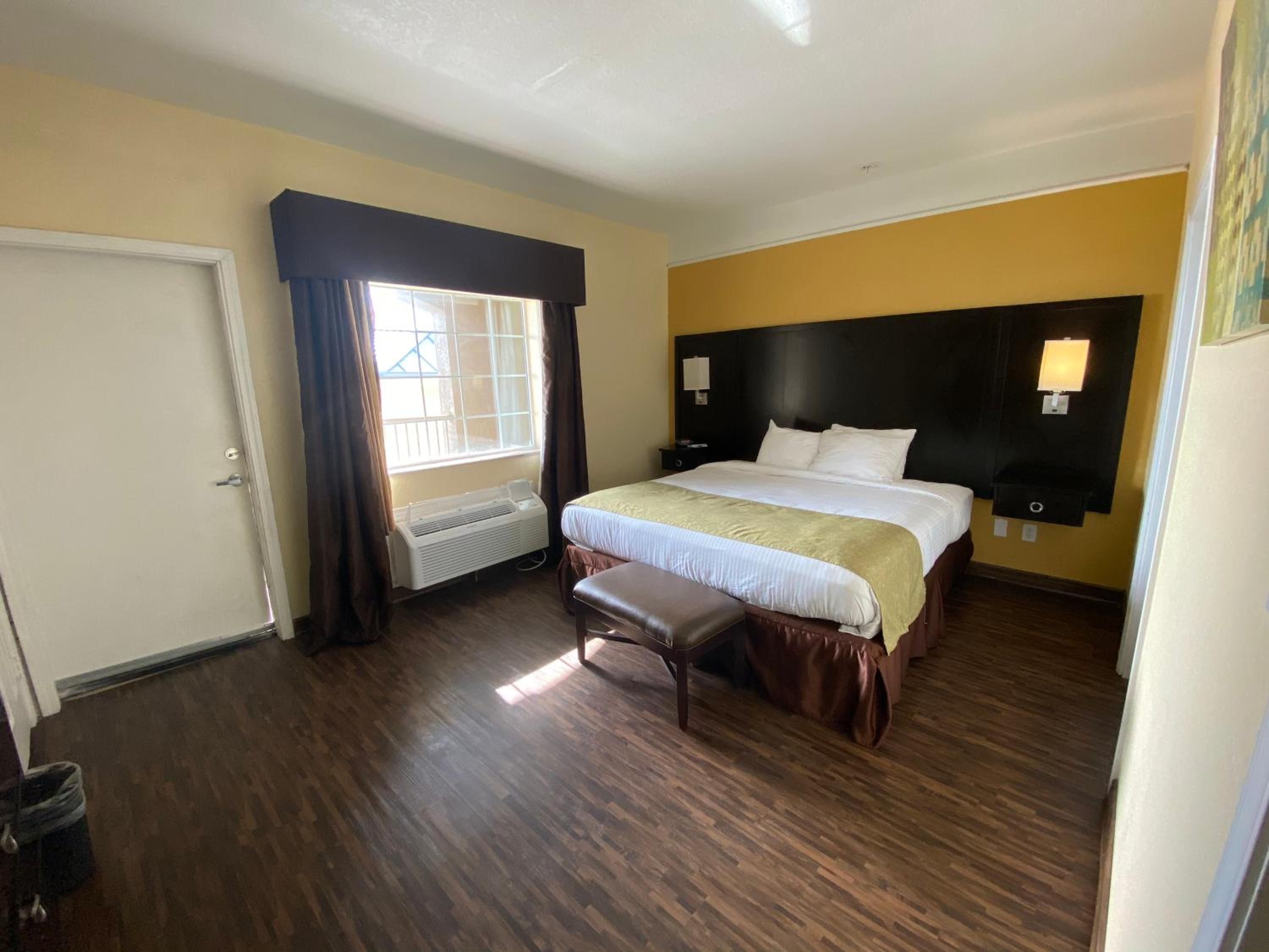 Family Room - Photo 9