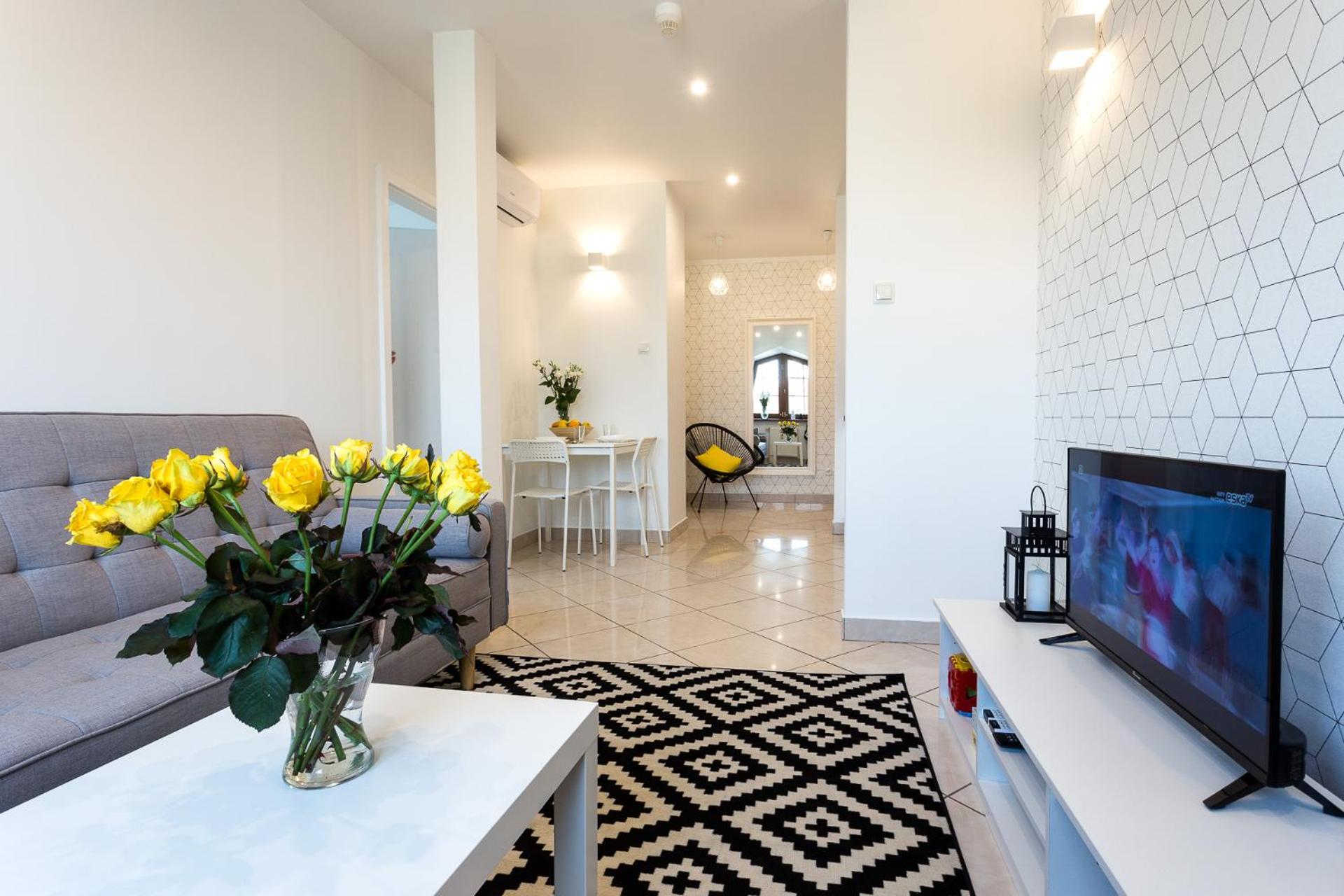 Apartment photo 1
