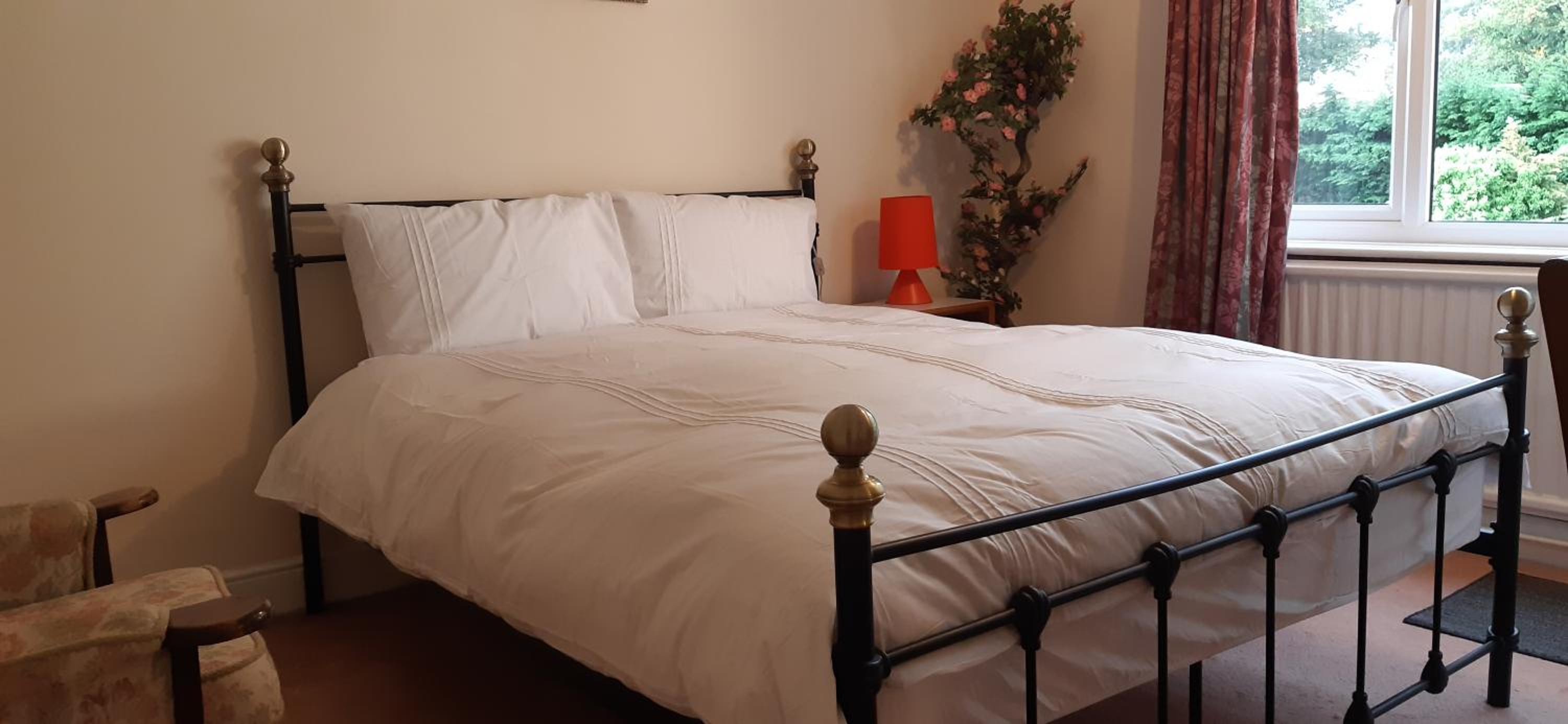 Double Room with Private Bathroom - Photo 2