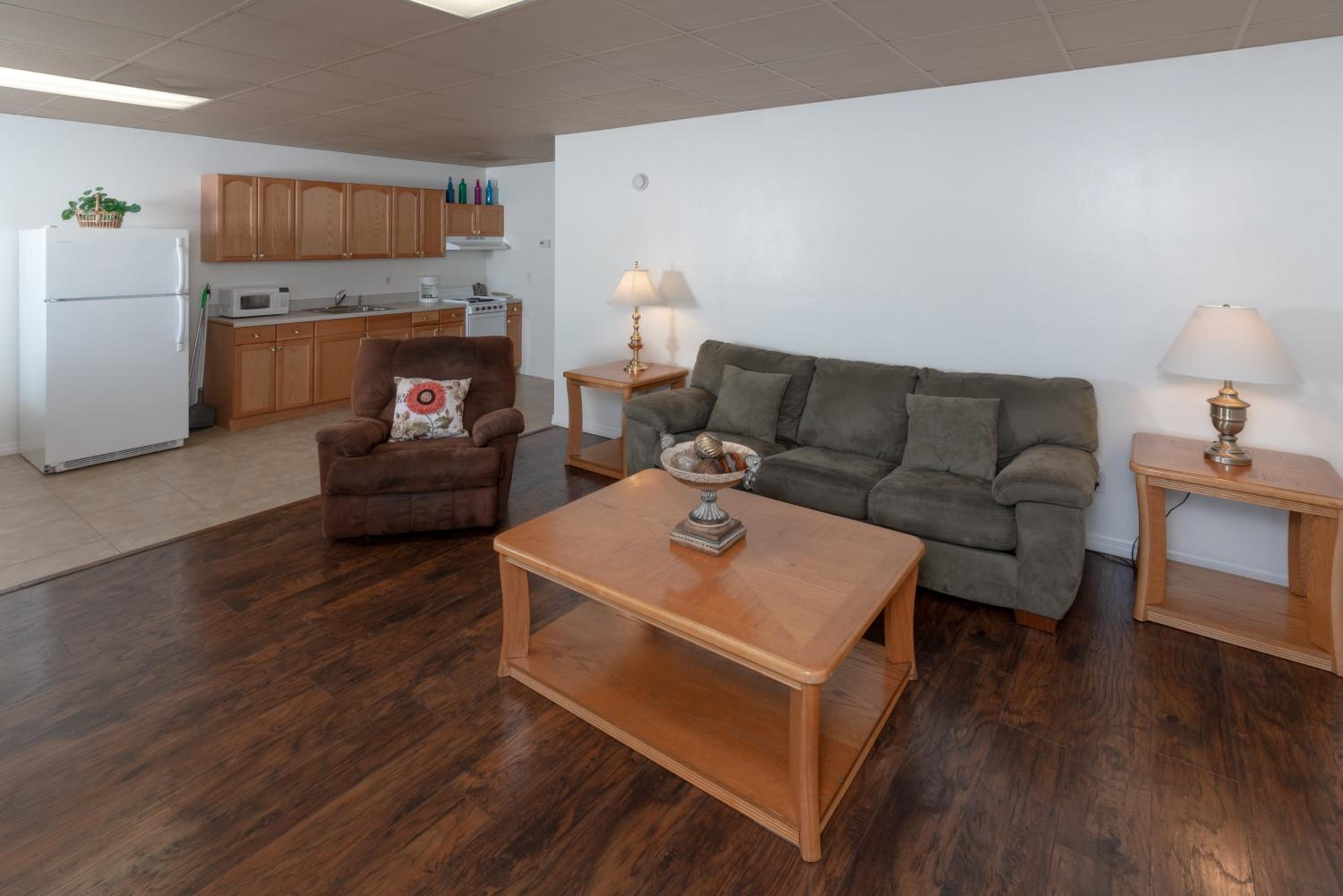 One-Bedroom Apartment photo 1