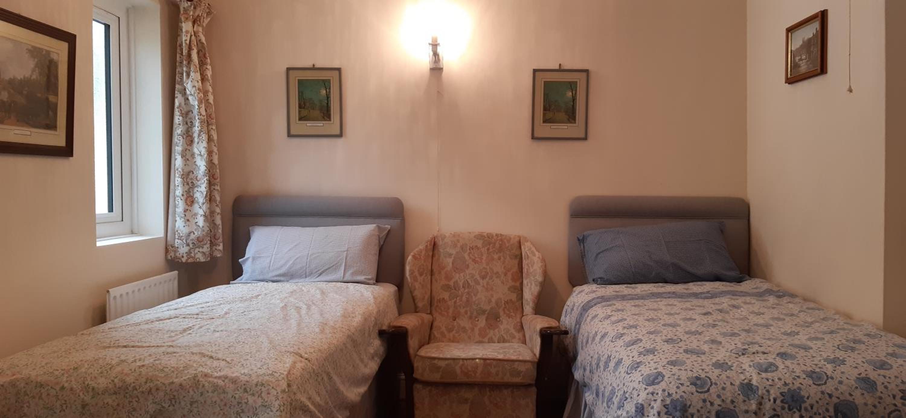 Double Room with Private Bathroom - Photo 5