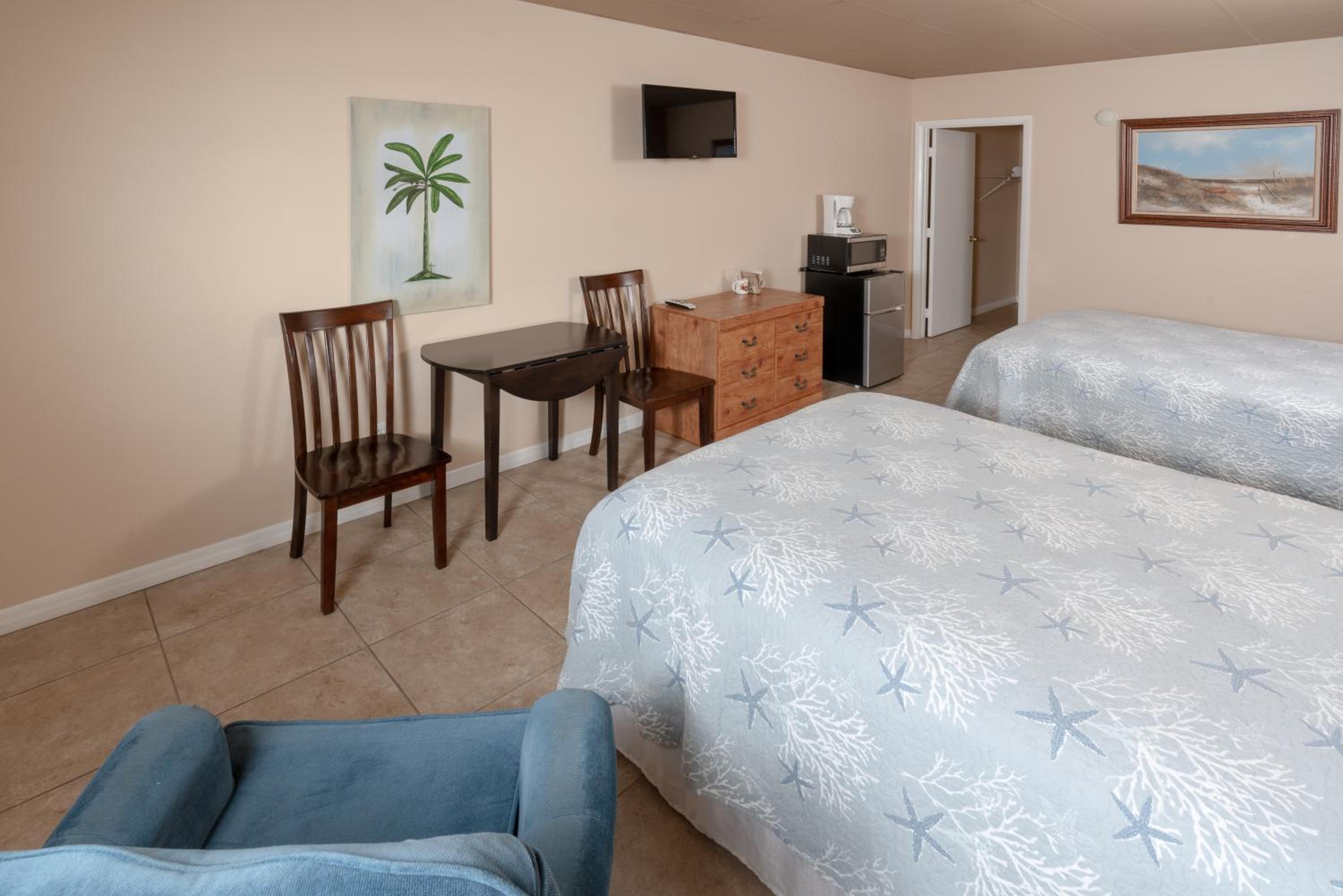 Double Room with Two Double Beds photo 3