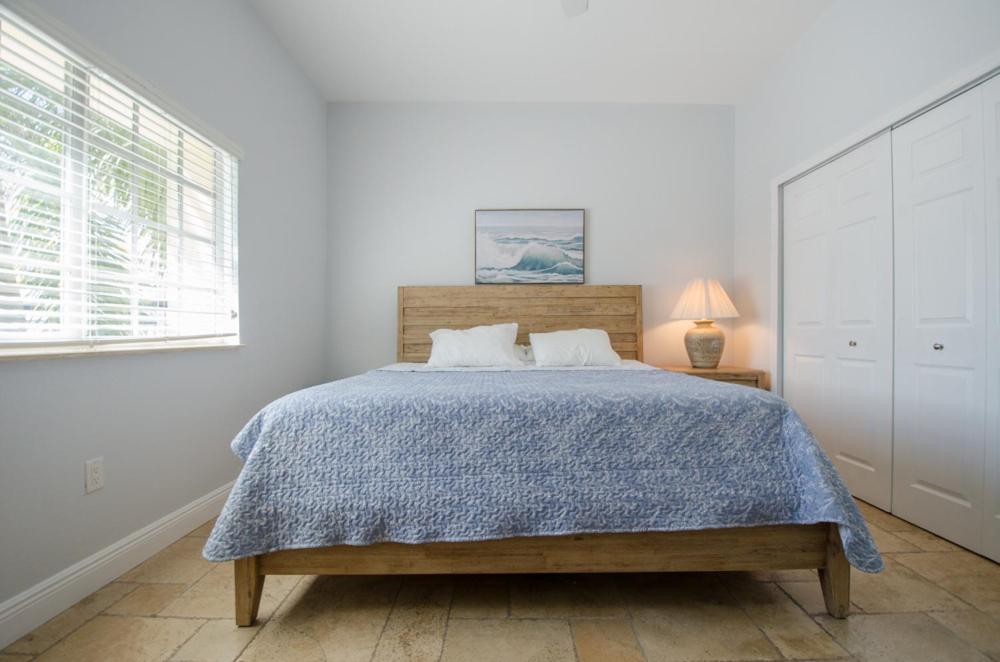 Three-Bedroom Apartment - Photo 6