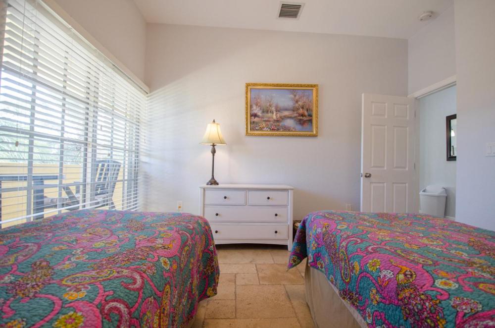 Three-Bedroom Apartment - Photo 15