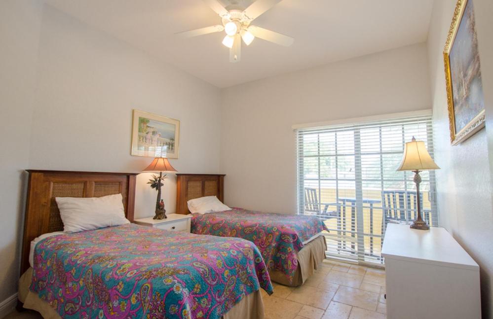 Three-Bedroom Apartment - Photo 2